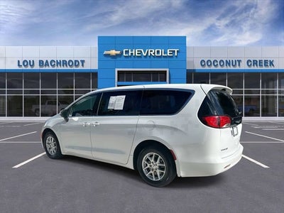 2023 Chrysler Voyager LX