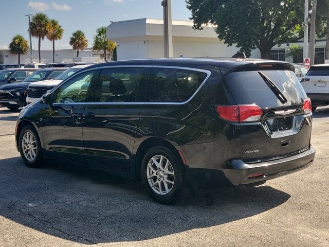 2023 Chrysler Voyager LX