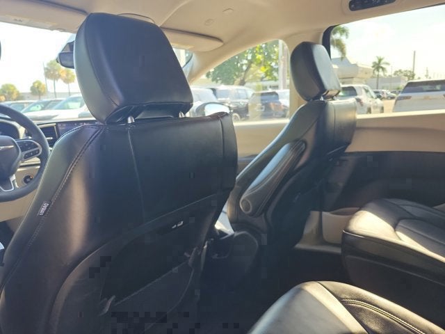 2024 Chrysler Pacifica Hybrid Select