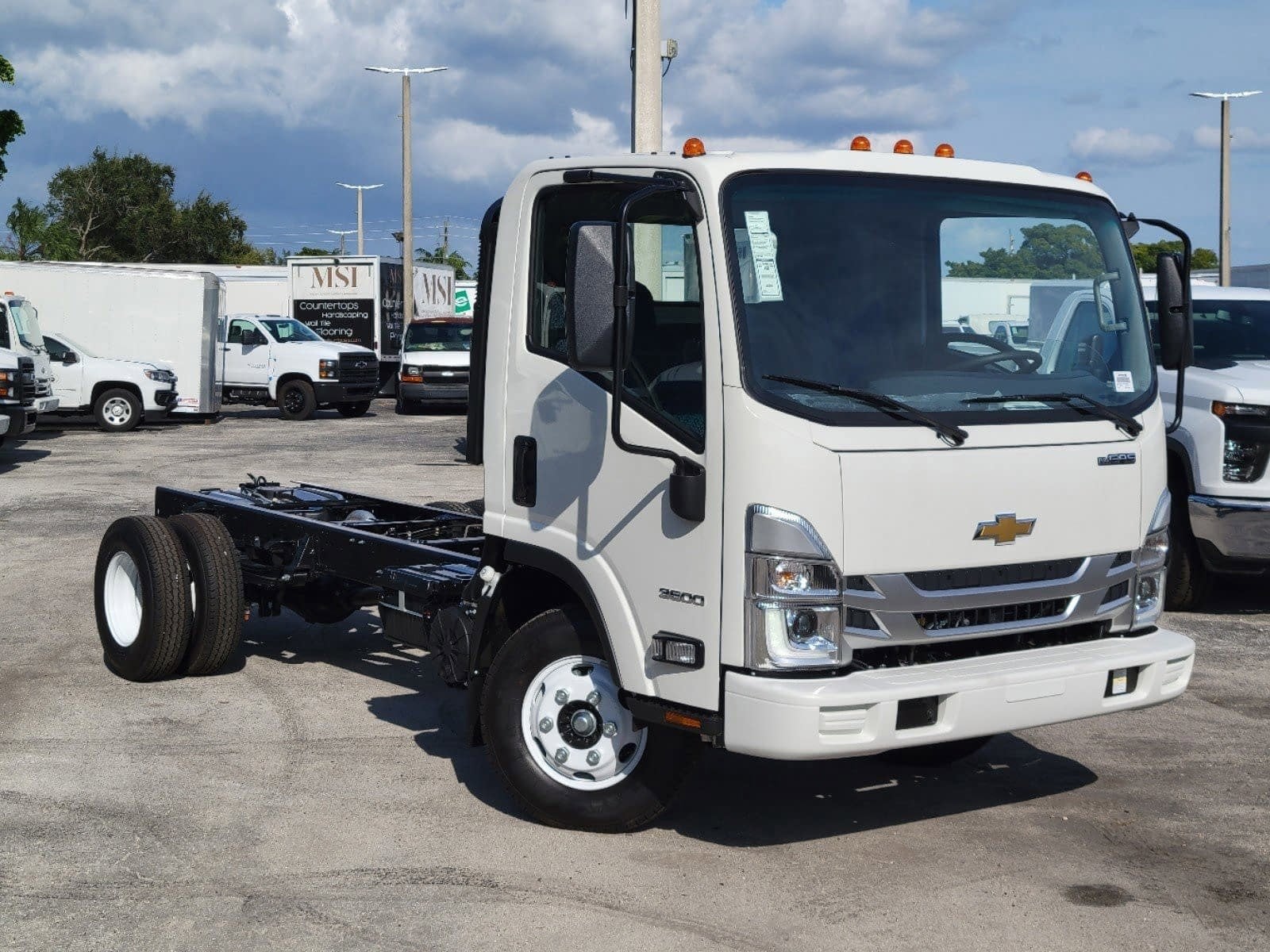 2025 Chevrolet Low Cab Forward 3500 HG Base