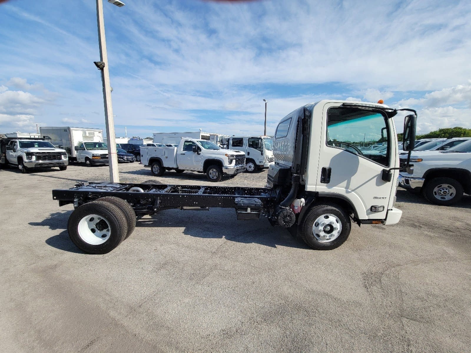 2025 Chevrolet Low Cab Forward 3500 HG Base