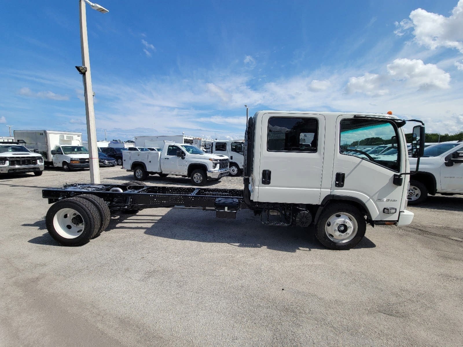 2025 Chevrolet Low Cab Forward 4500 HG Base