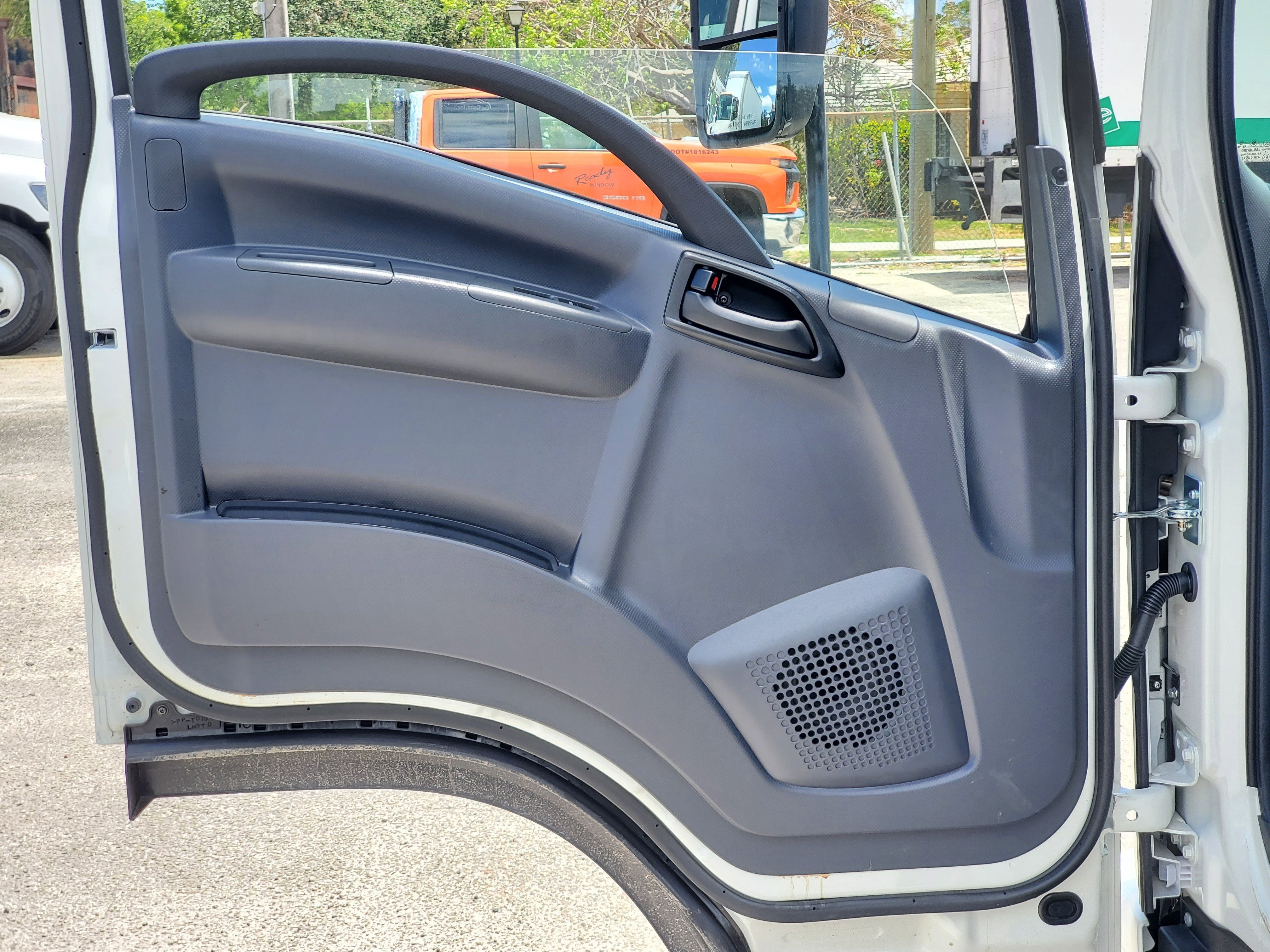 2025 Chevrolet Low Cab Forward 4500 HG 1WT
