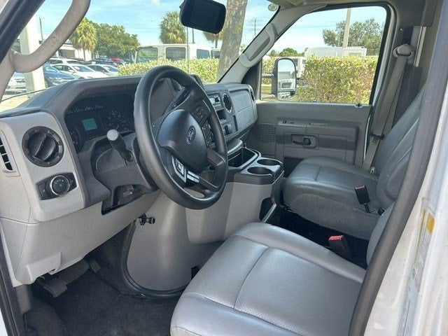 2025 Ford E-Series Cutaway Base