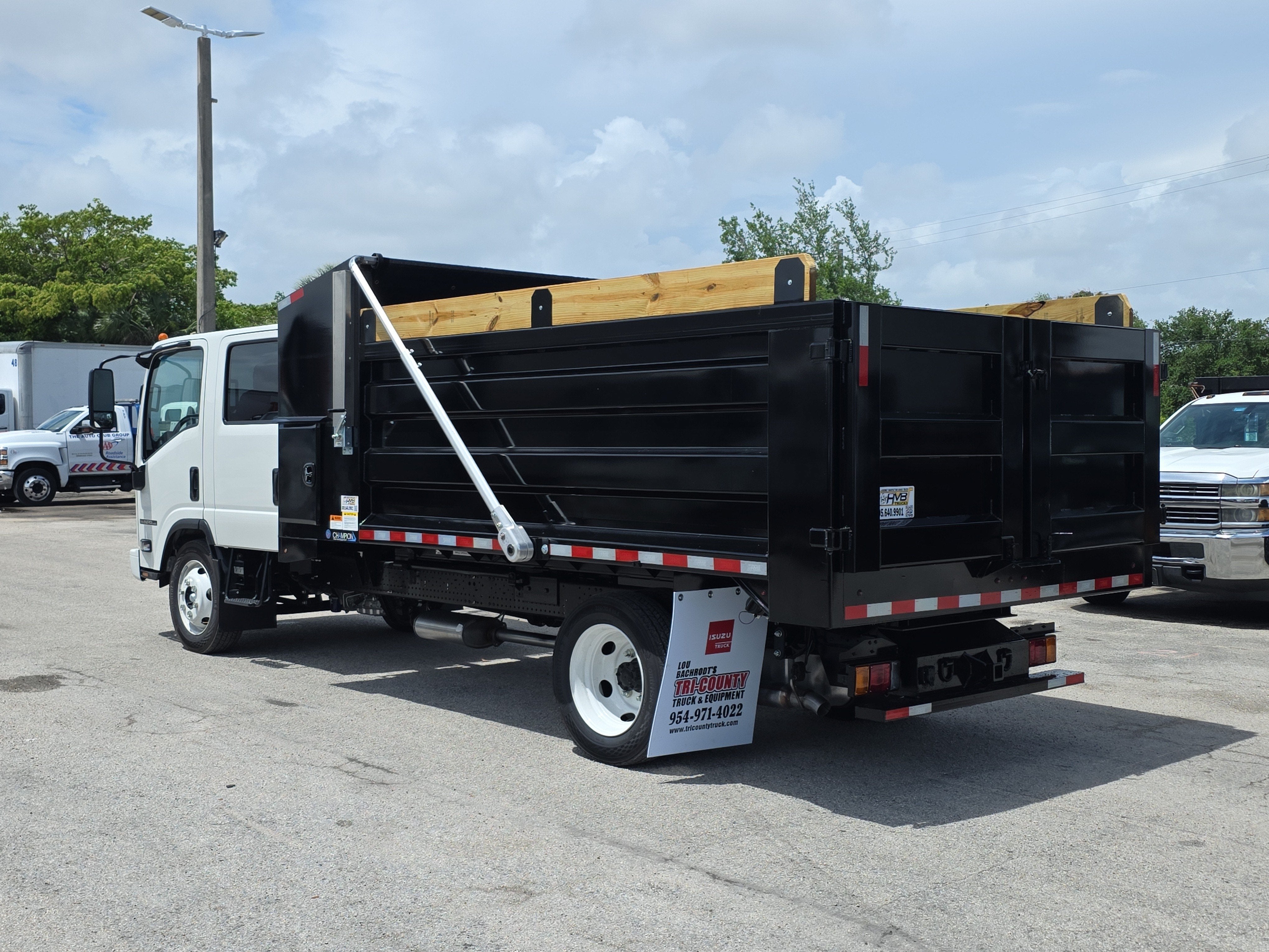 2026 Isuzu NPR HD Base