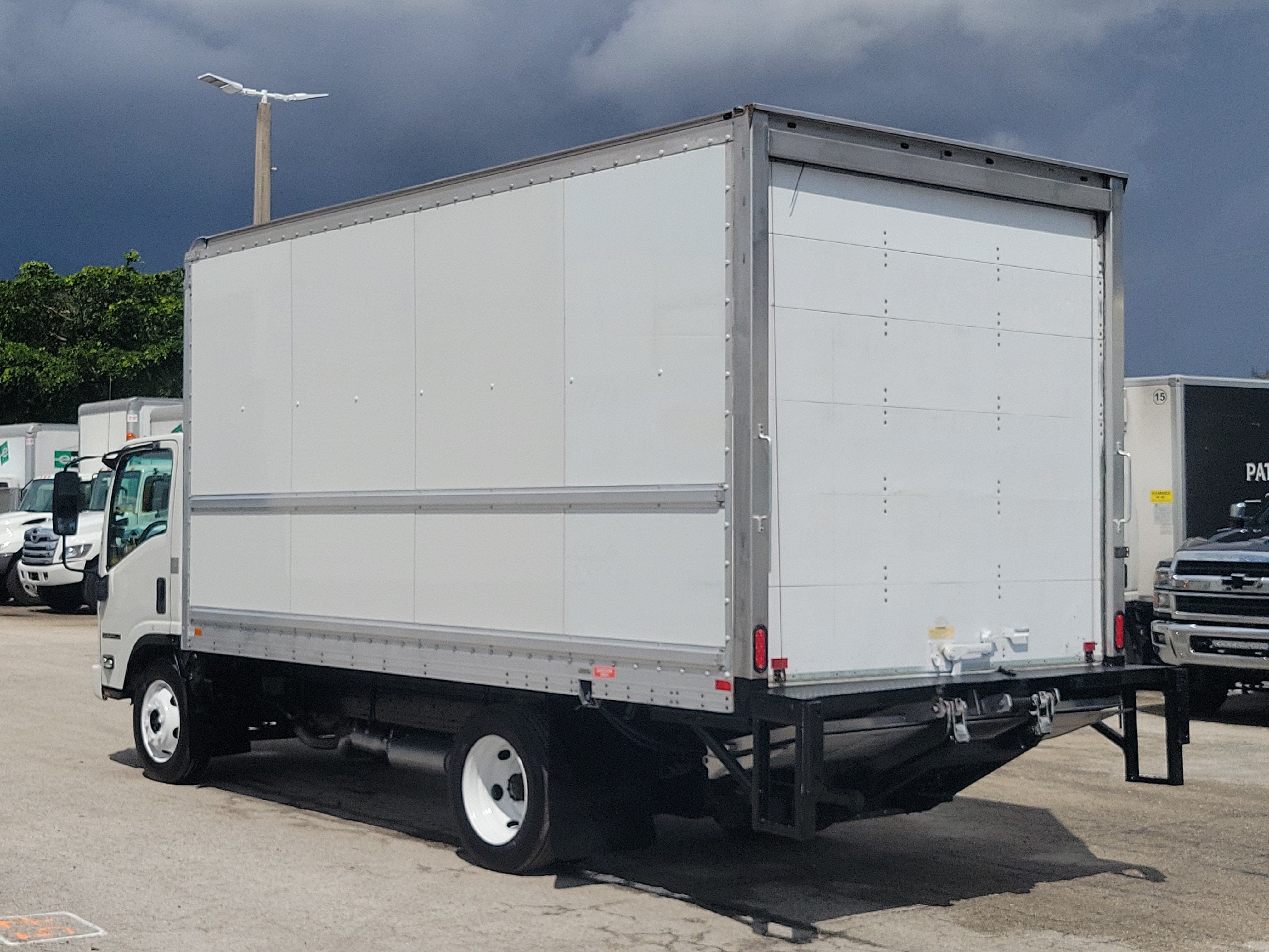 2018 ISUZU NPR Base