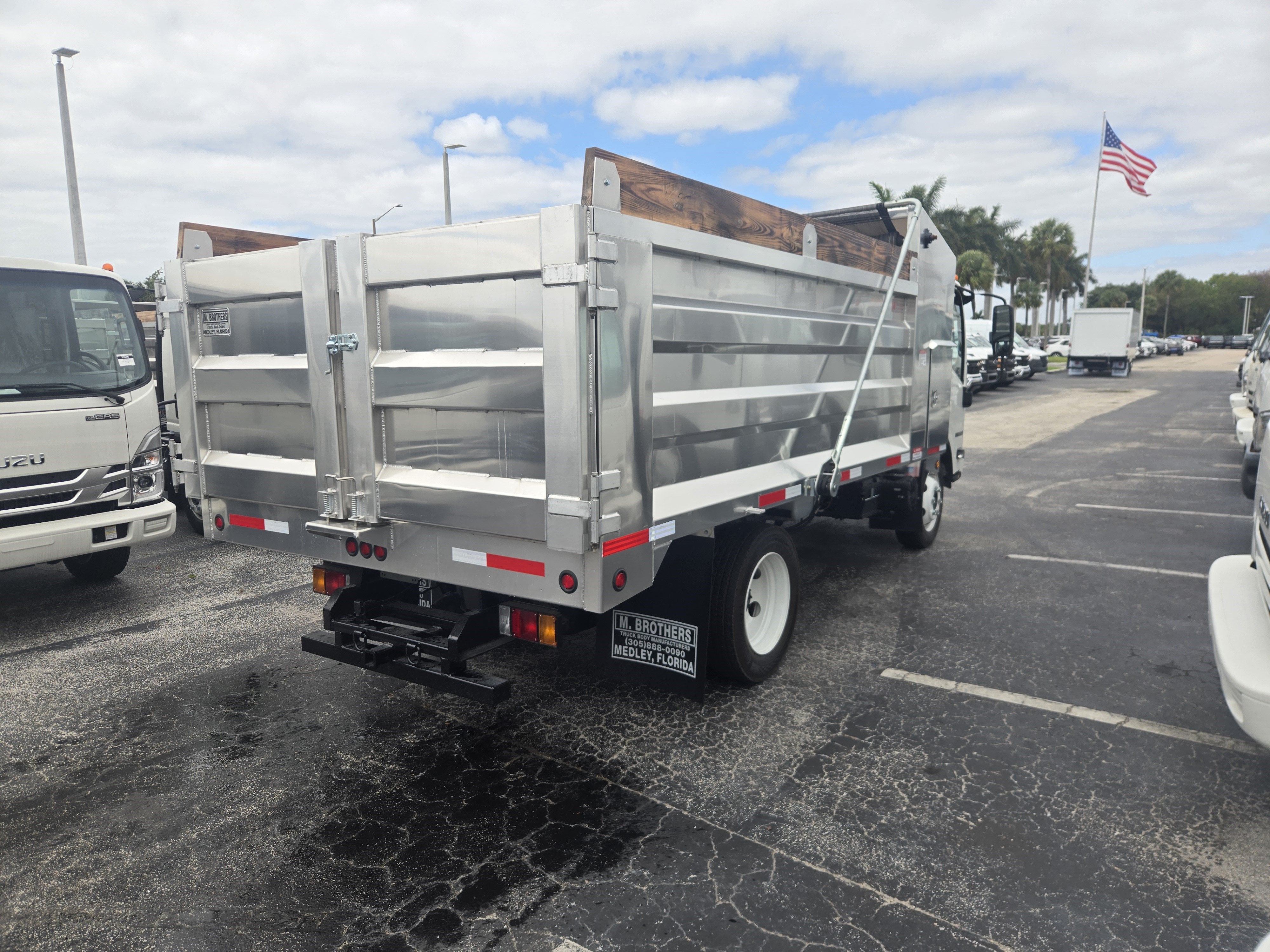 2026 Isuzu NPR HD Base