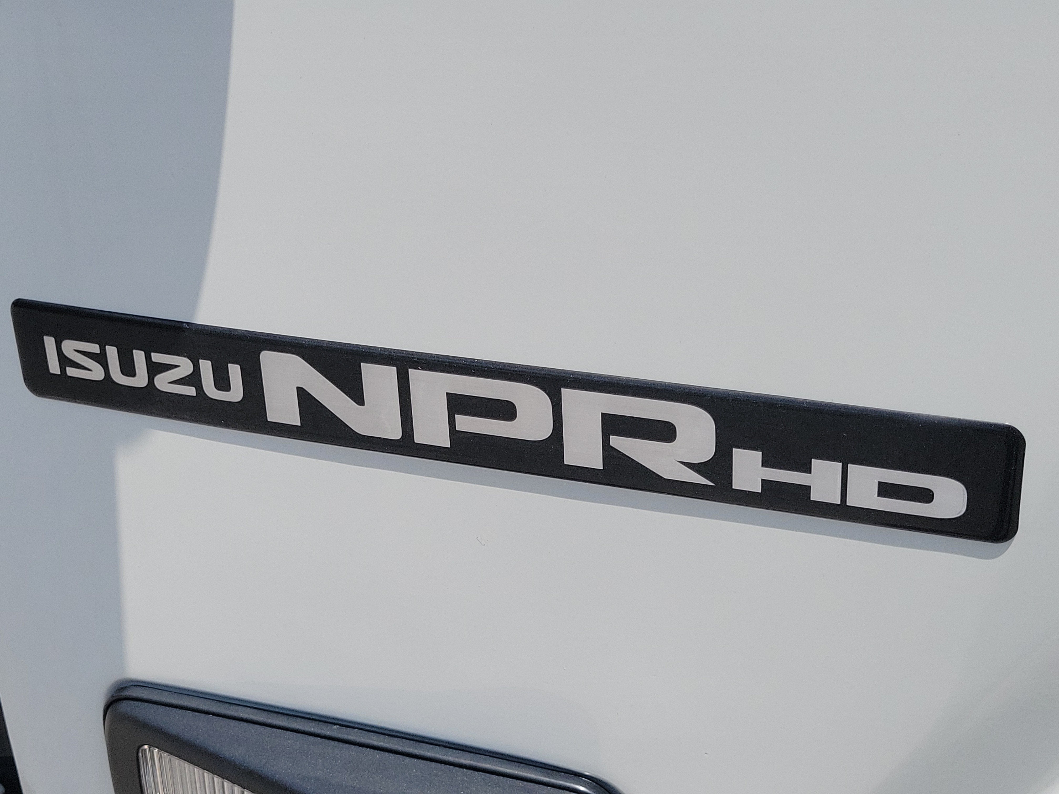 2024 ISUZU NPR Base