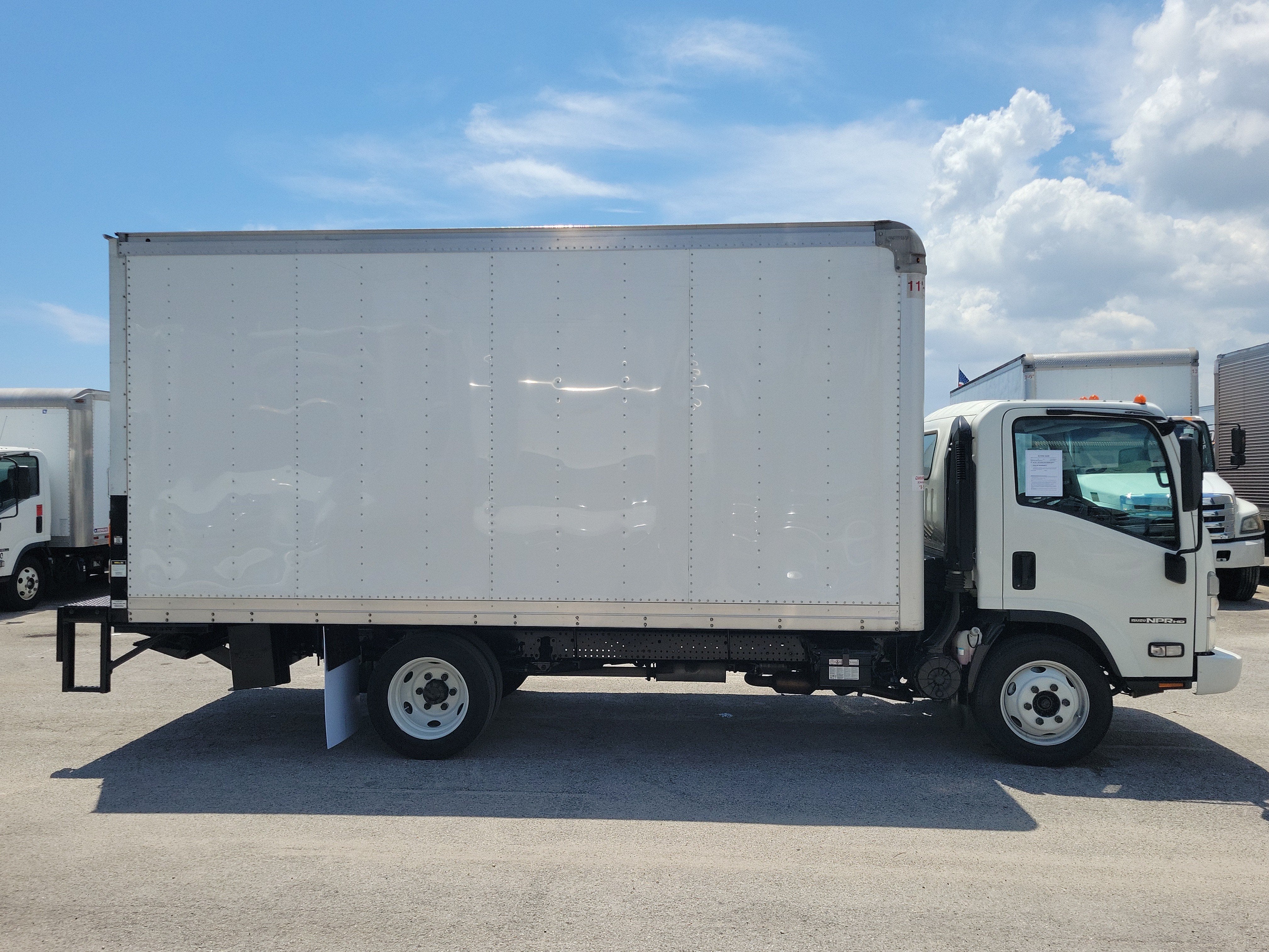 2024 ISUZU NPR Base