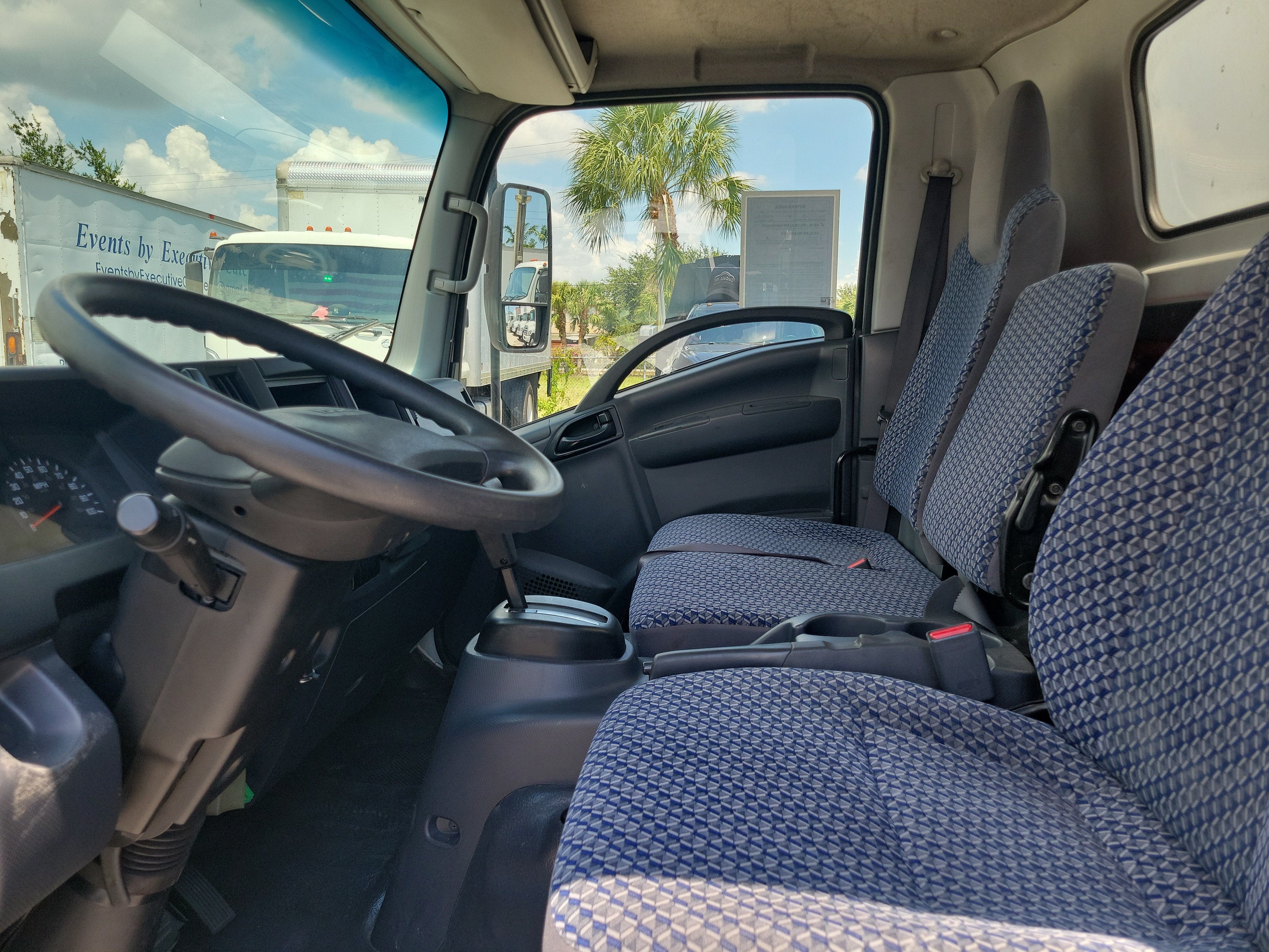 2024 ISUZU NPR Base