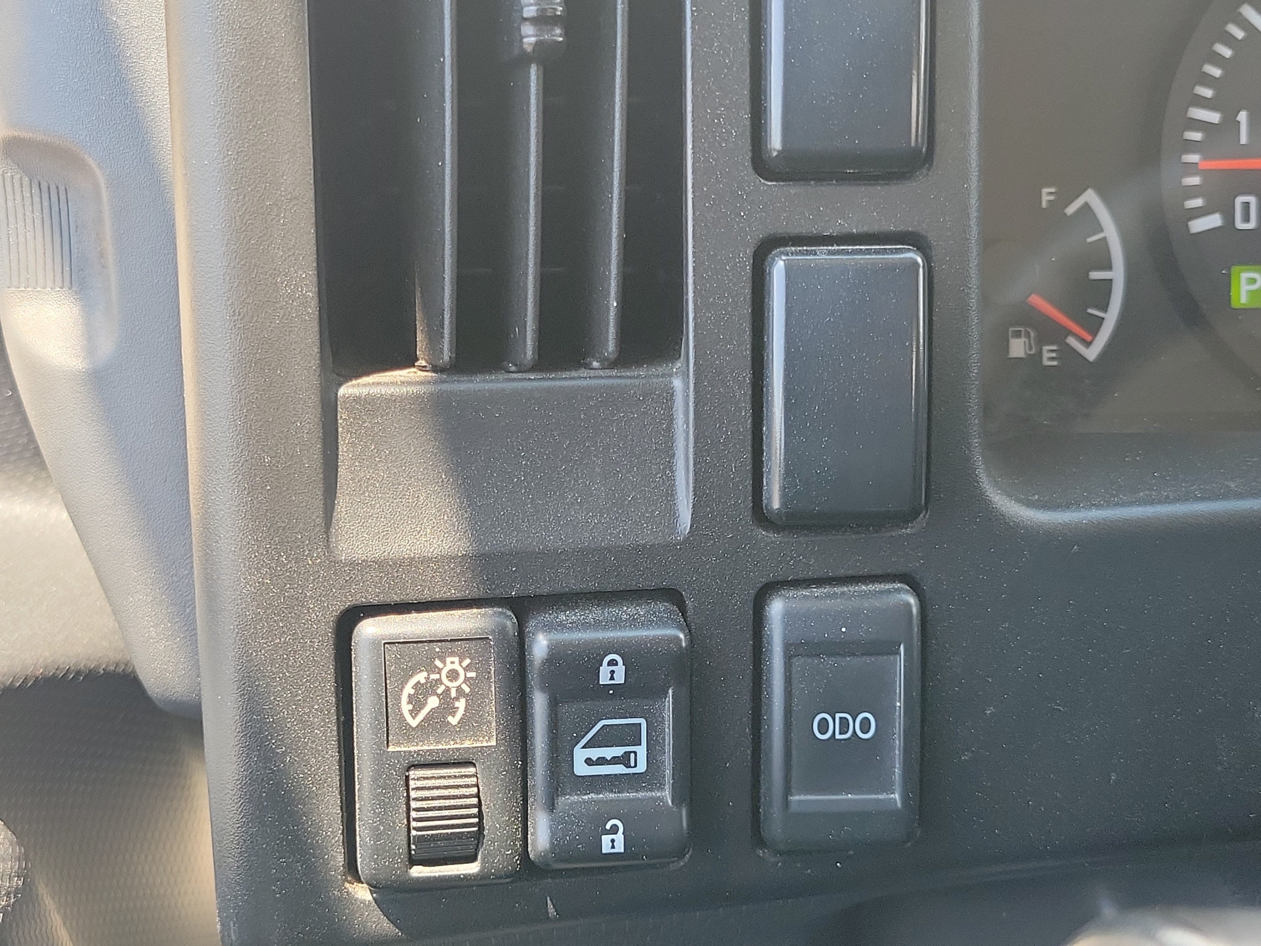 2024 ISUZU NPR Base