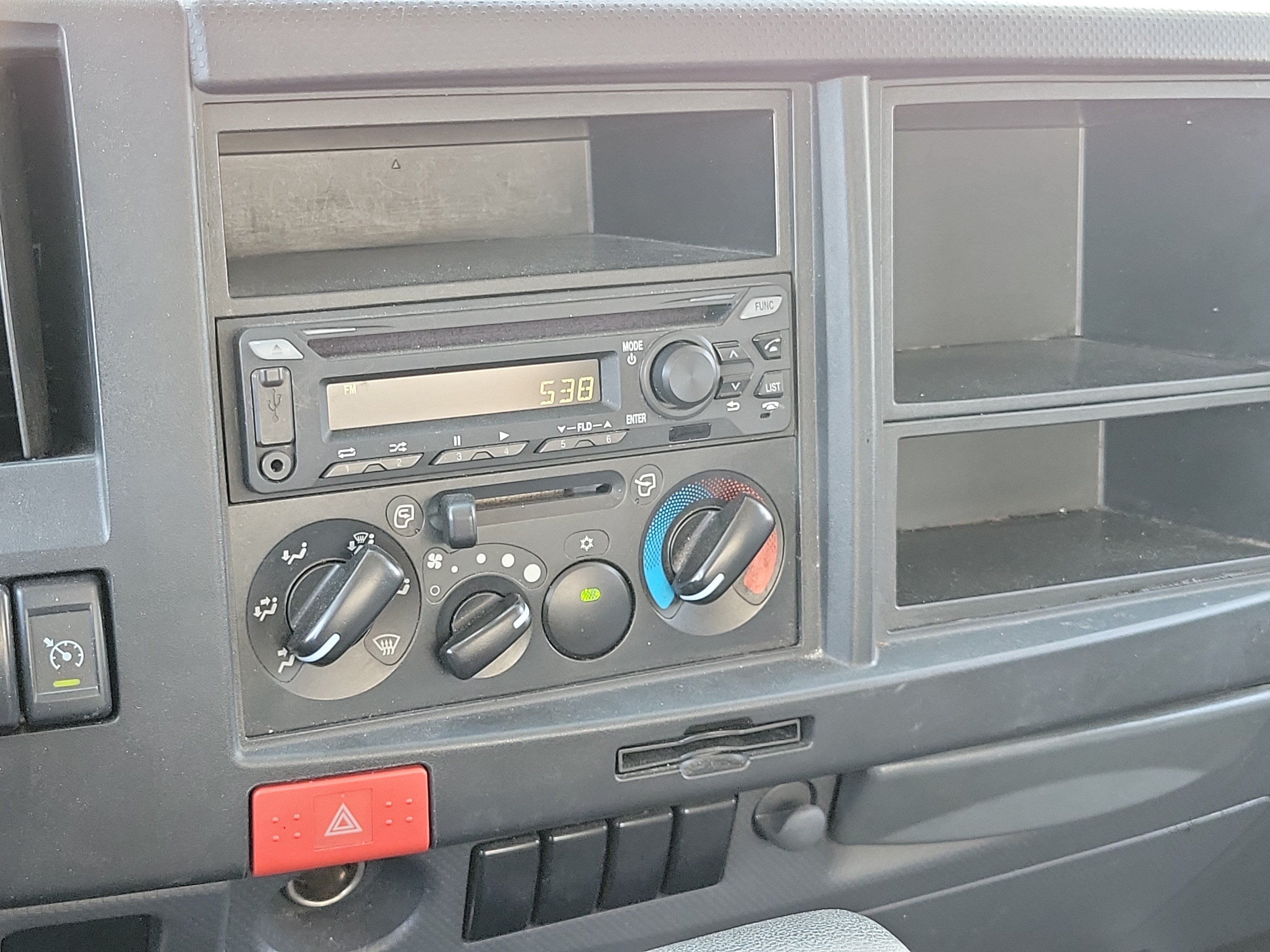 2024 ISUZU NPR Base