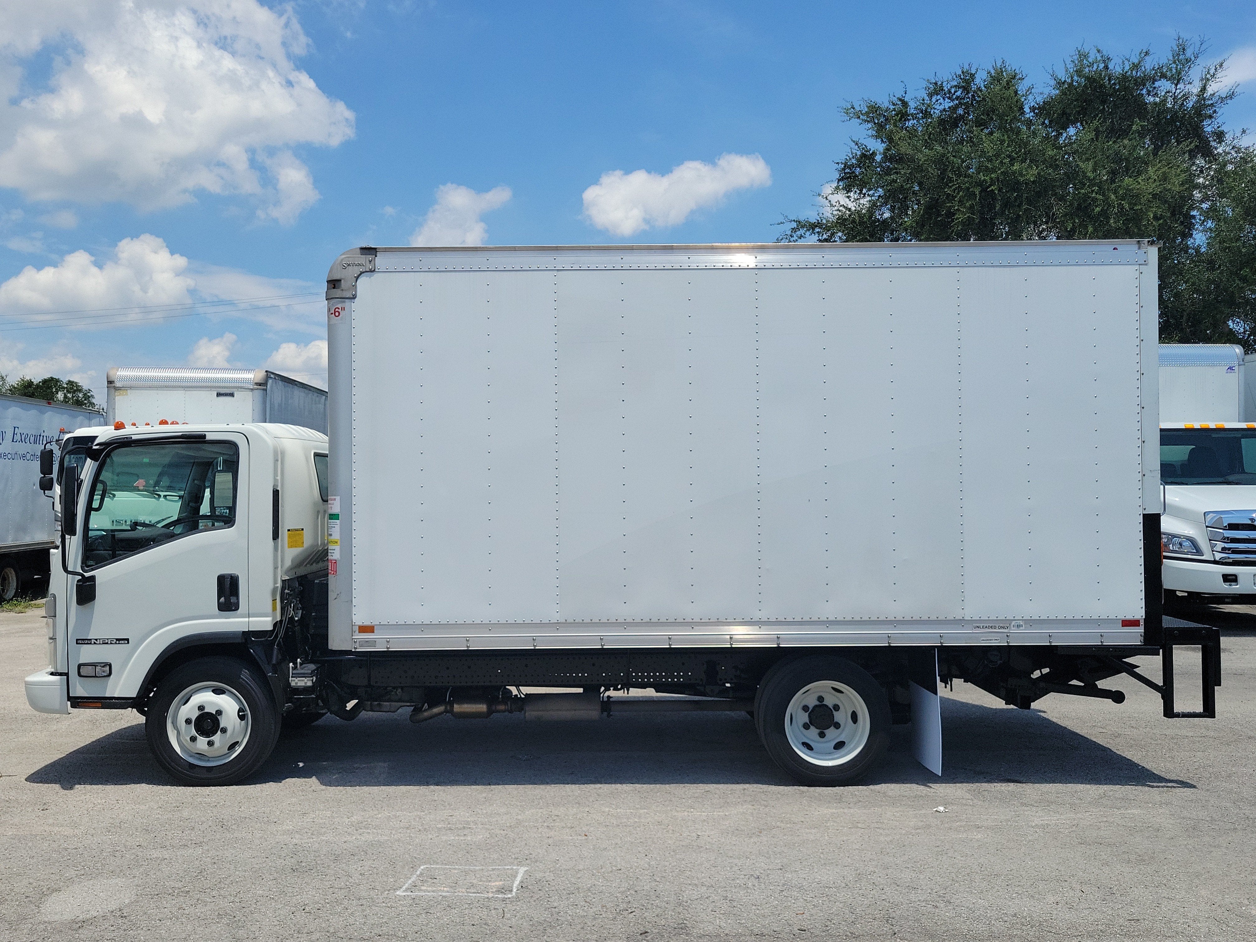 2024 ISUZU NPR Base