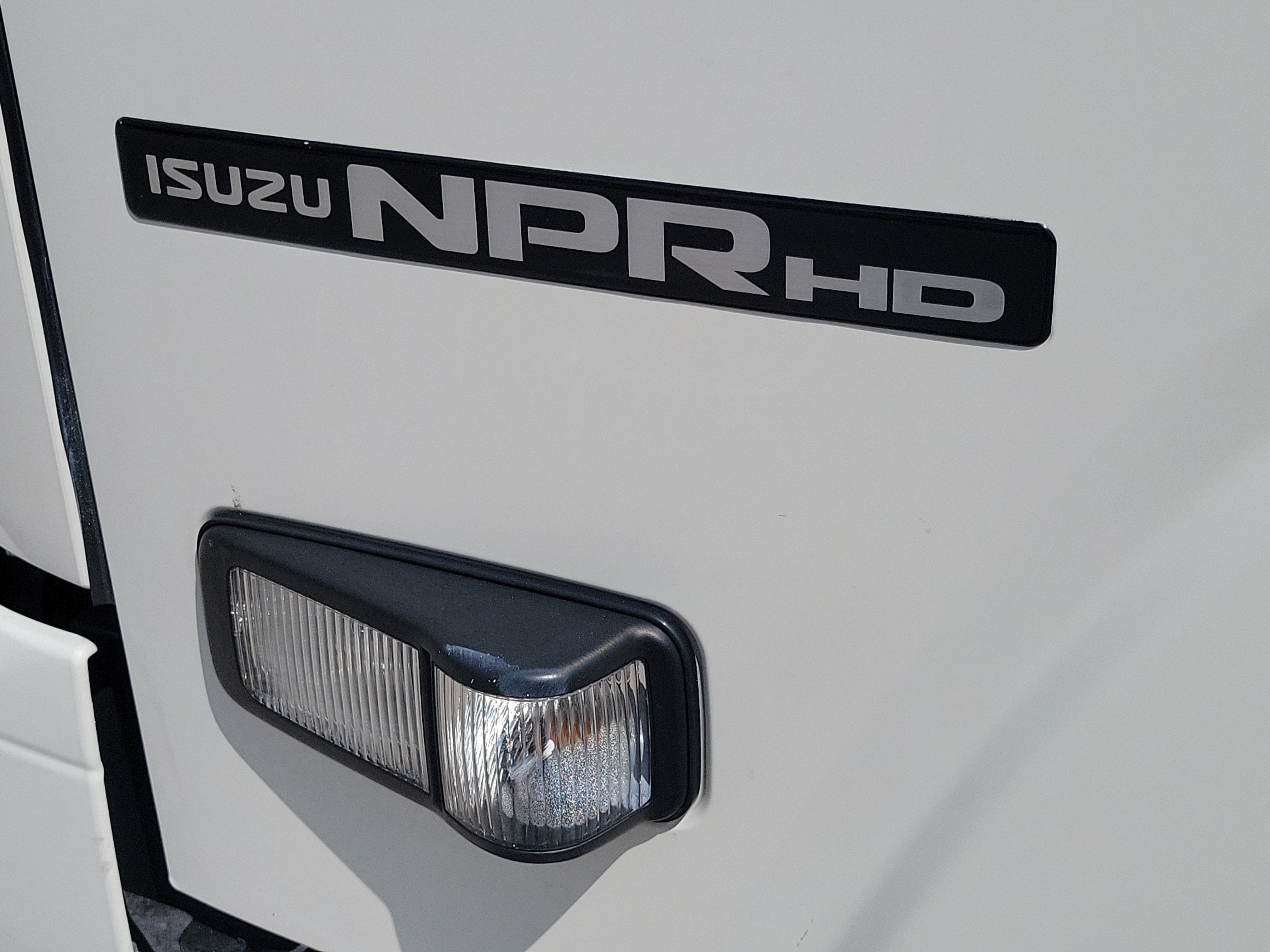 2021 ISUZU NPR Base