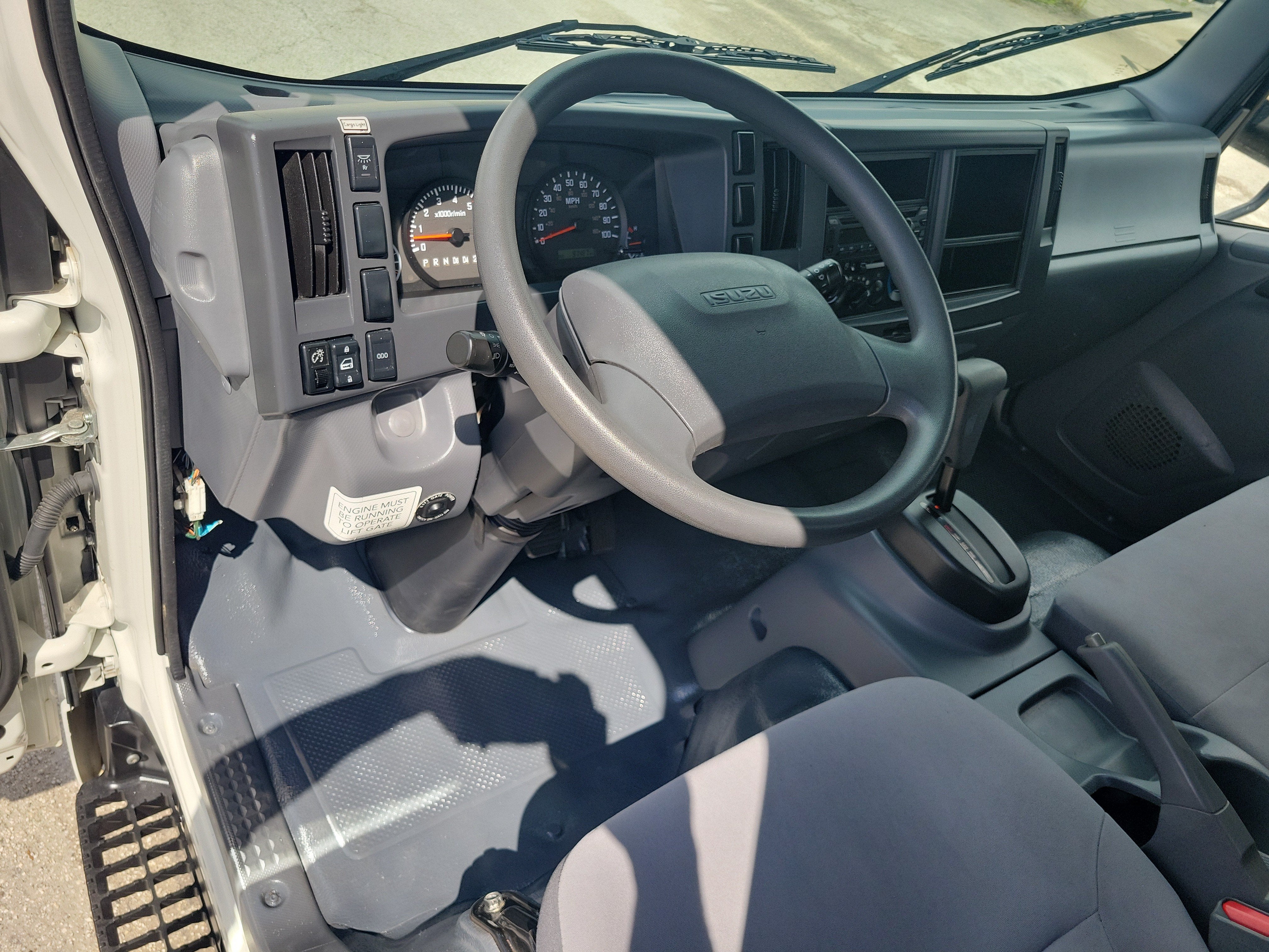 2021 ISUZU NPR Base