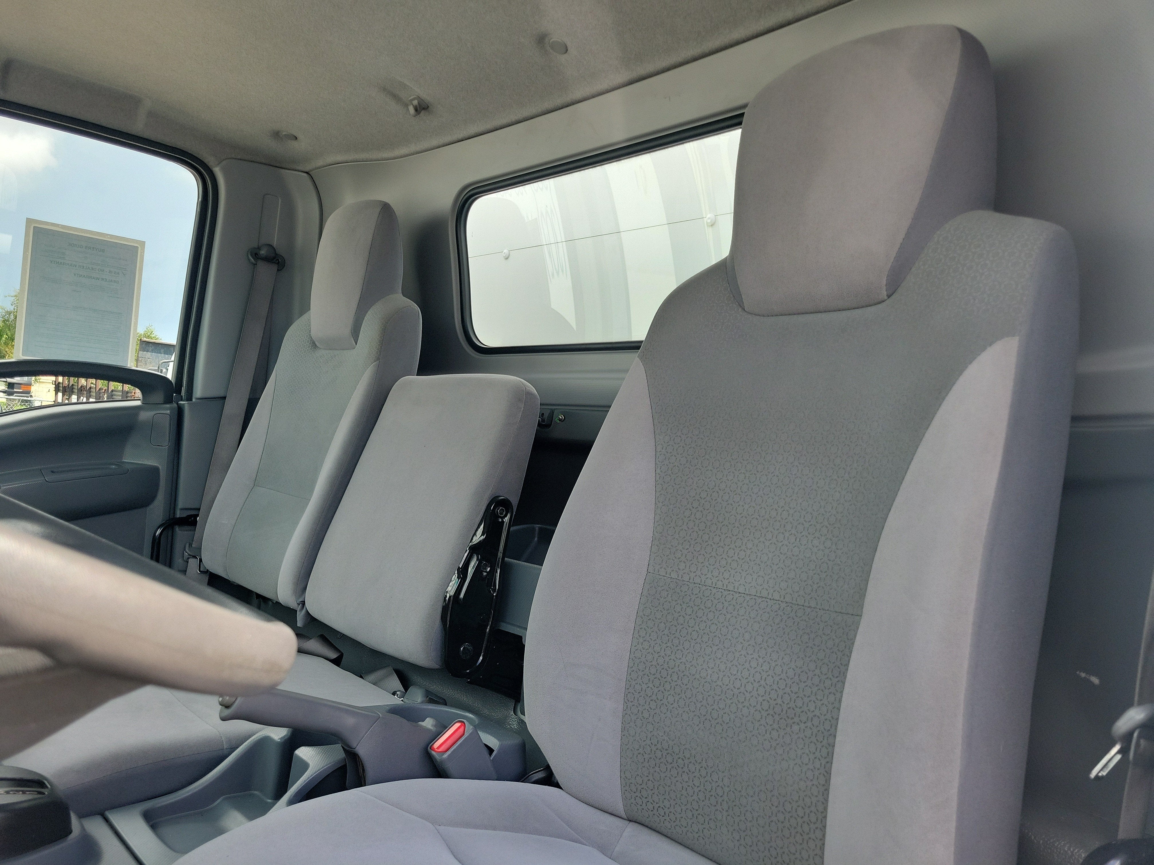 2021 ISUZU NPR Base