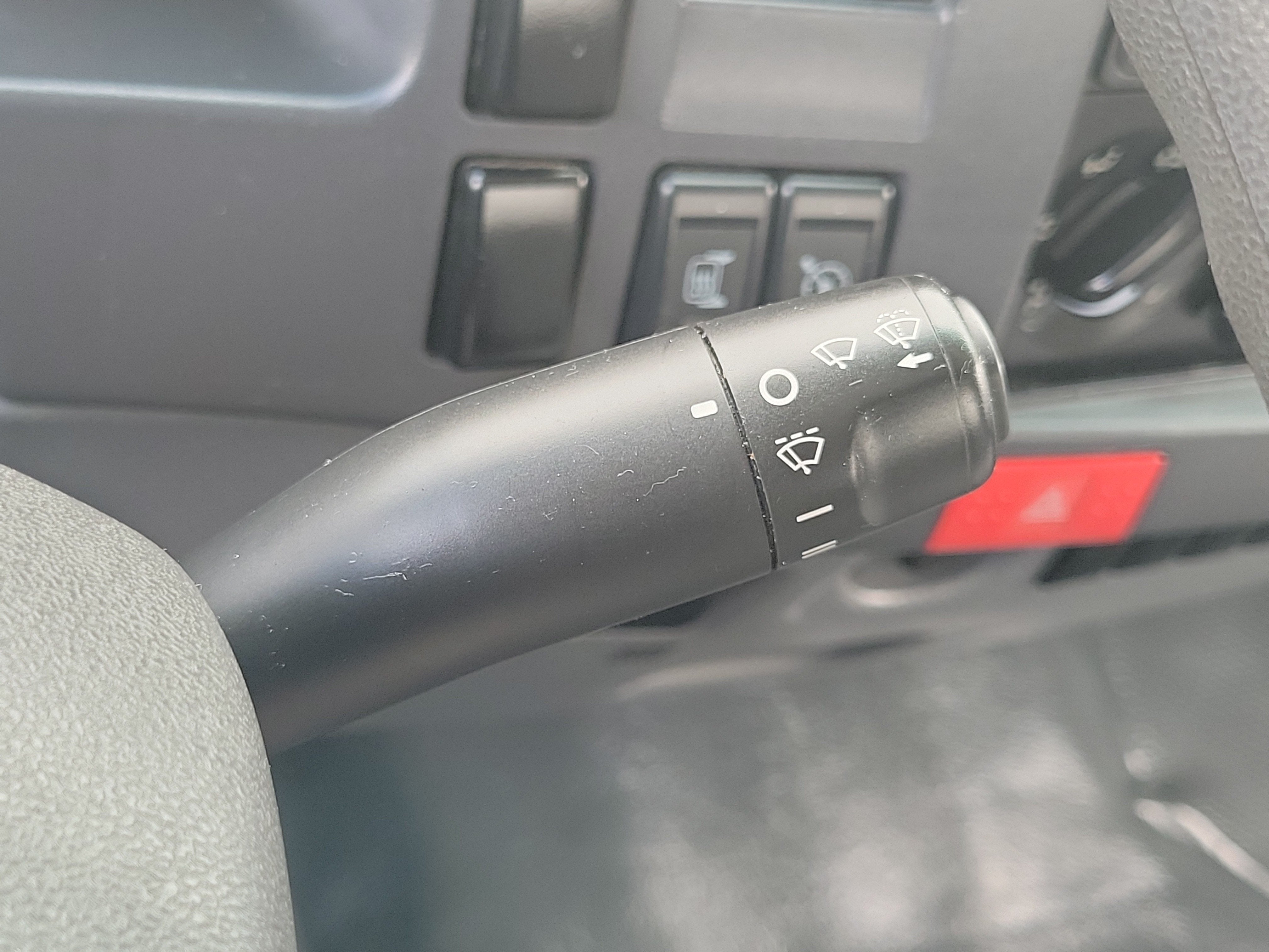 2021 ISUZU NPR Base