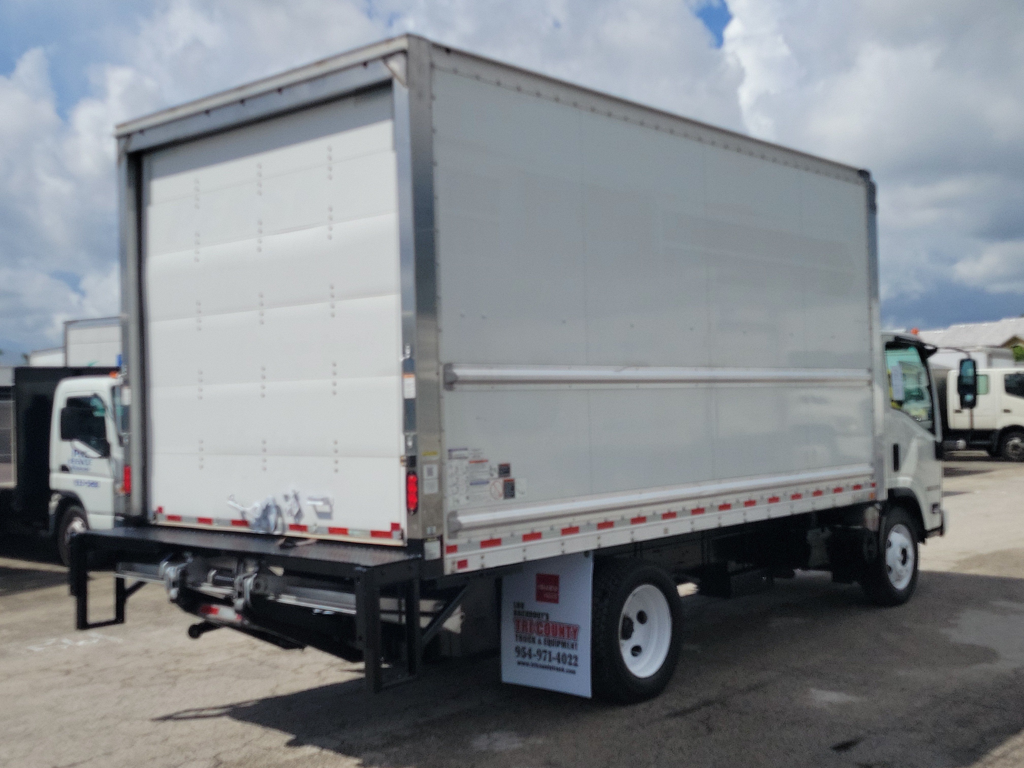 2021 ISUZU NPR Base