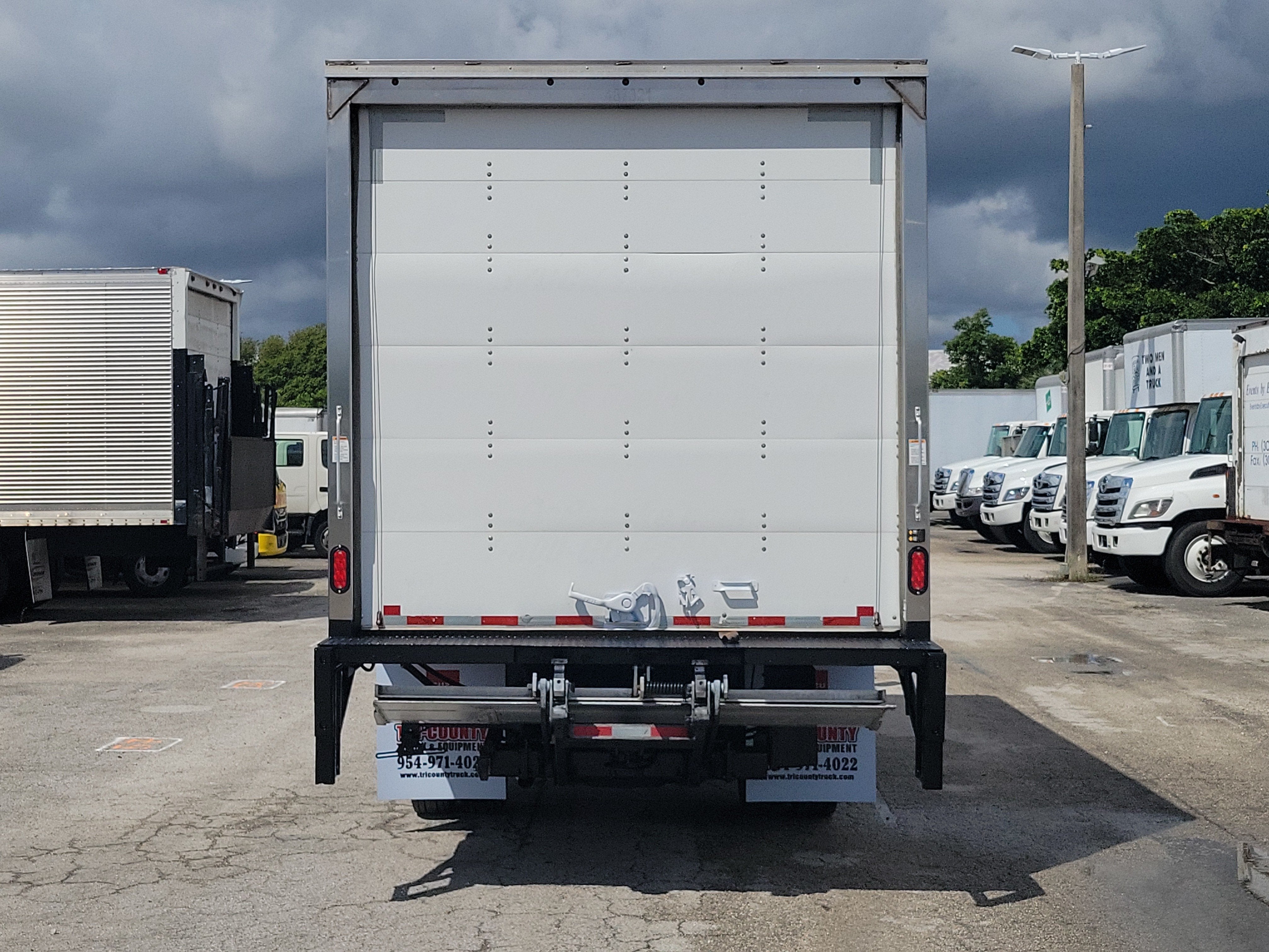 2021 ISUZU NPR Base