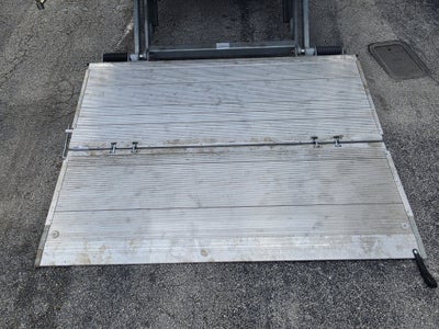 2025 Isuzu FTR Base