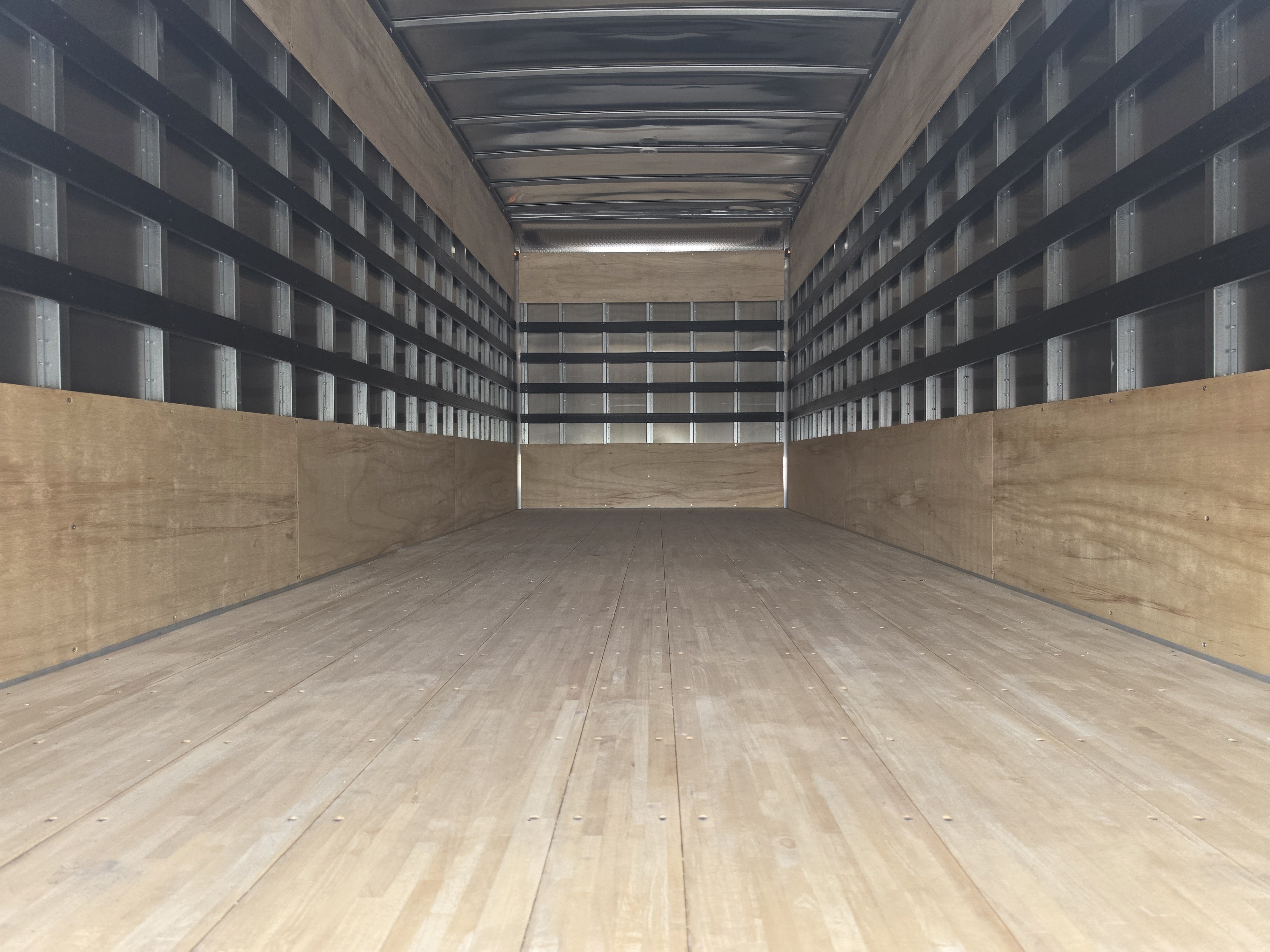 2025 Isuzu FTR Base