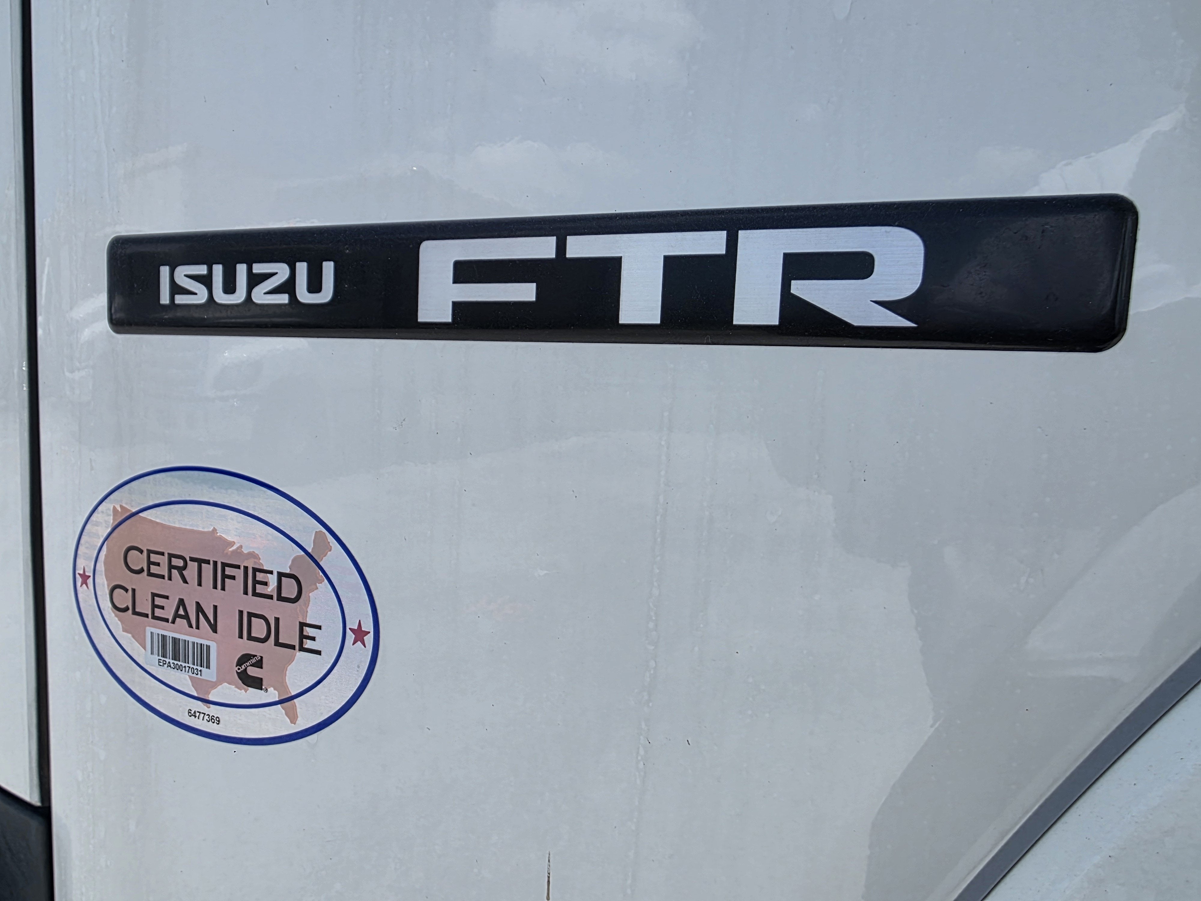 2025 Isuzu FTR Base
