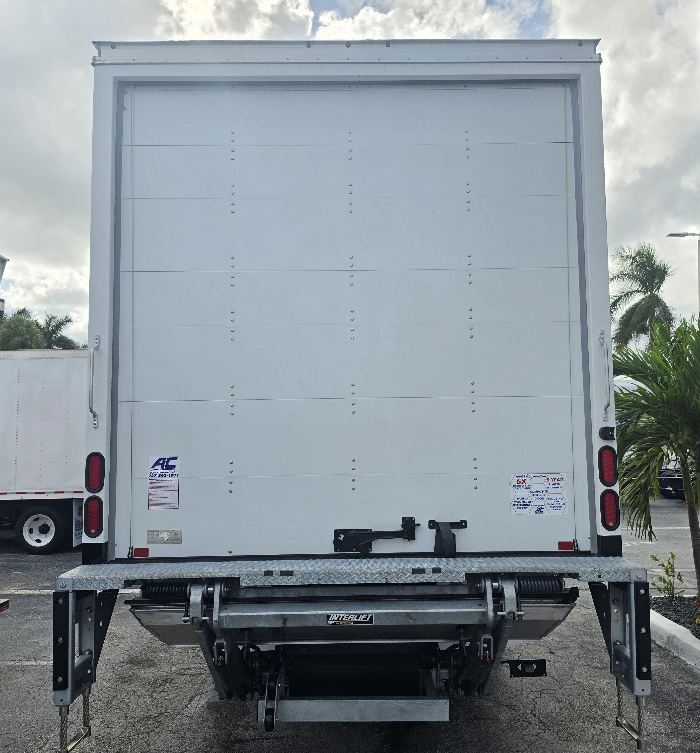 2025 Isuzu FTR Base