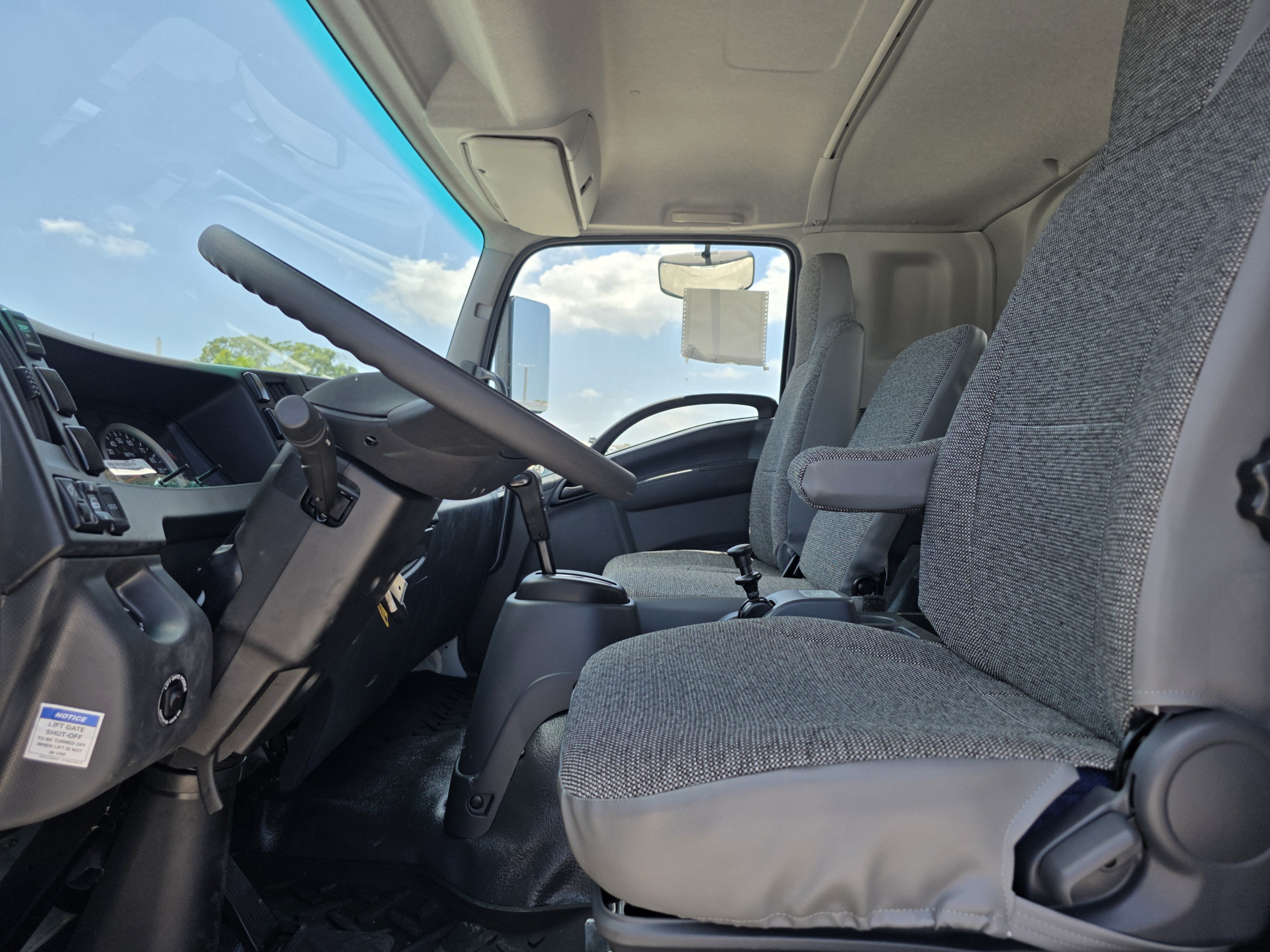 2025 Isuzu FTR Base