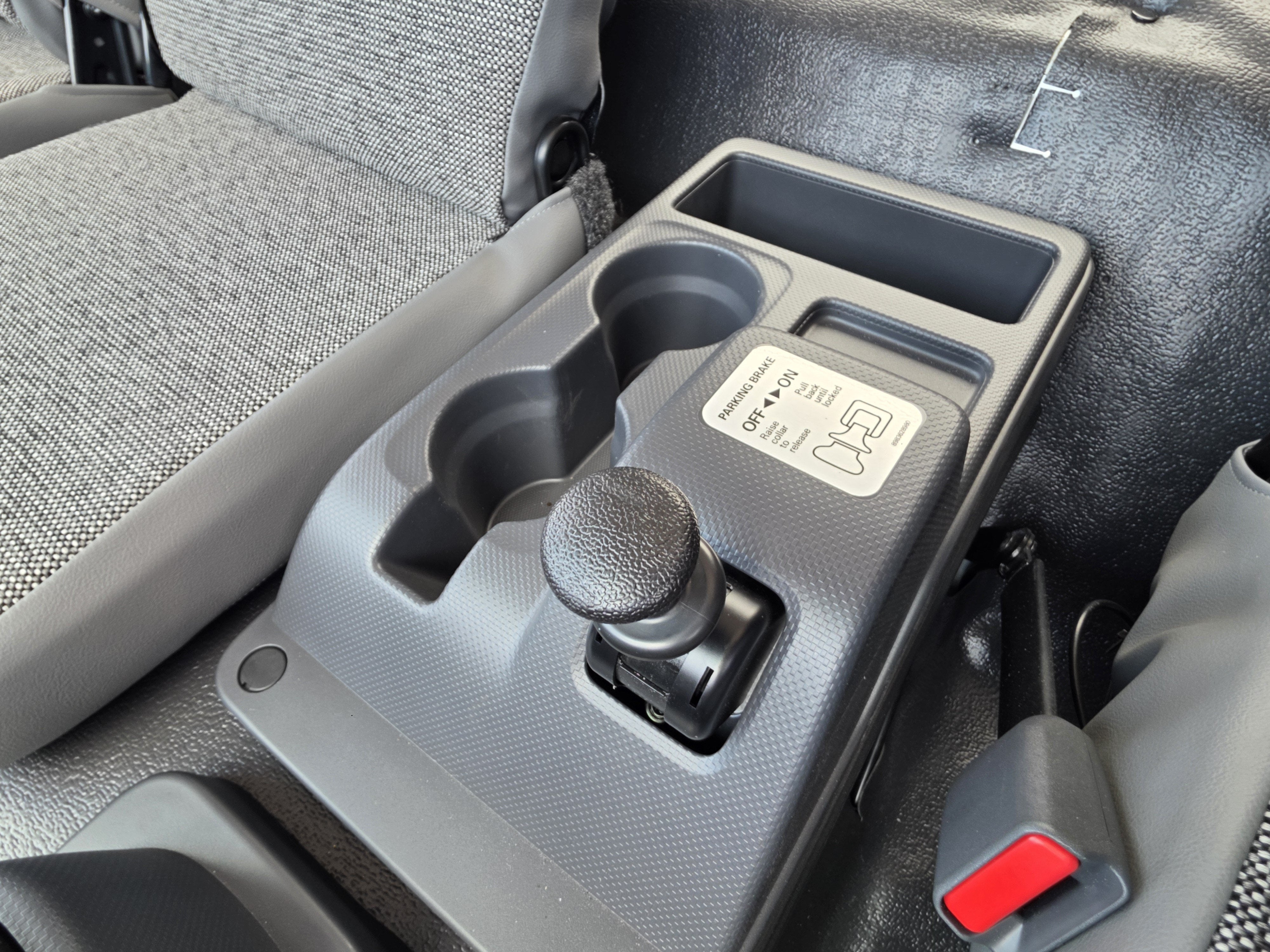 2025 Isuzu FTR Base
