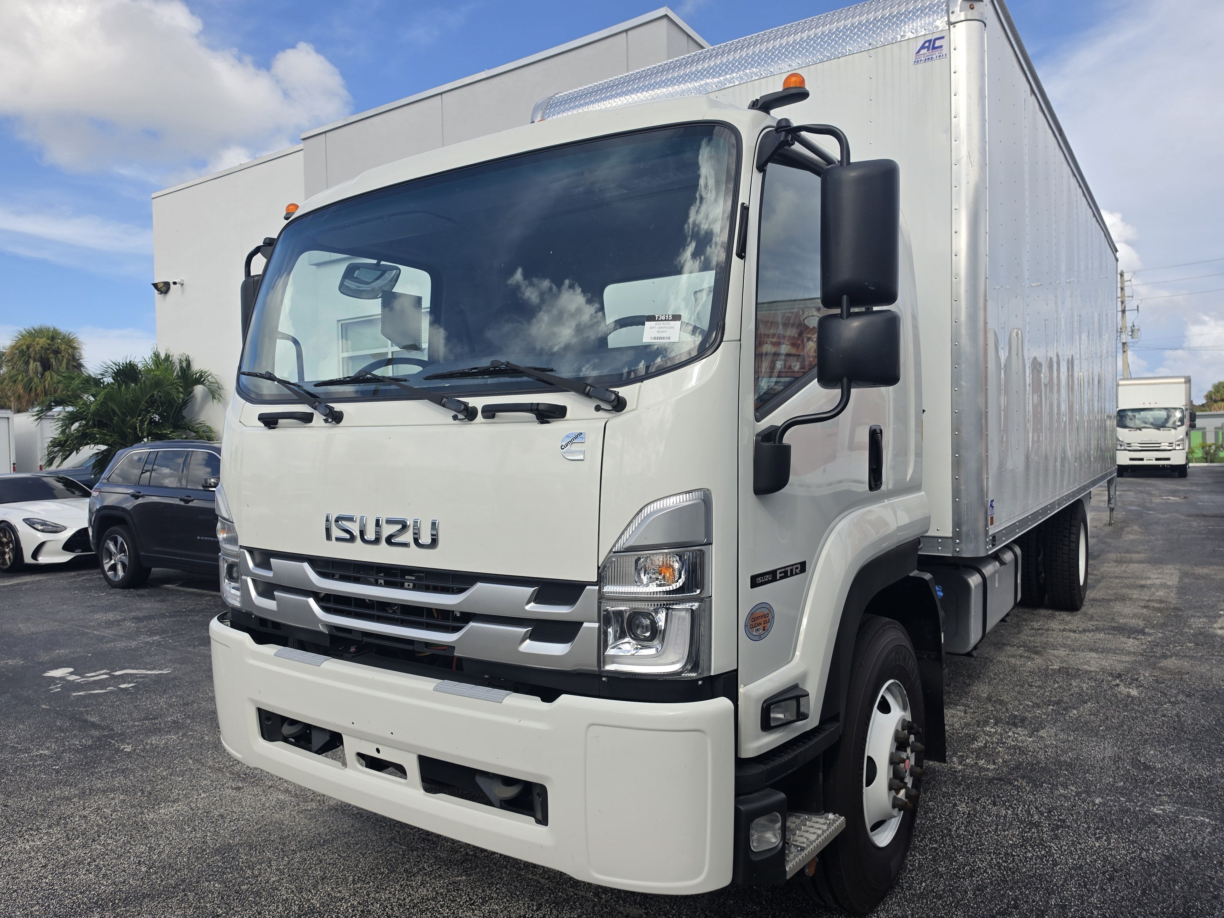 2025 Isuzu FTR Base