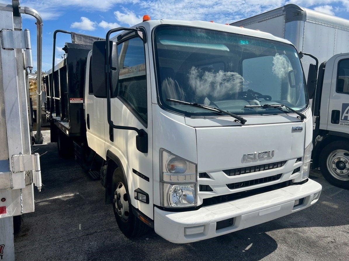 2022 ISUZU NPRHD Base