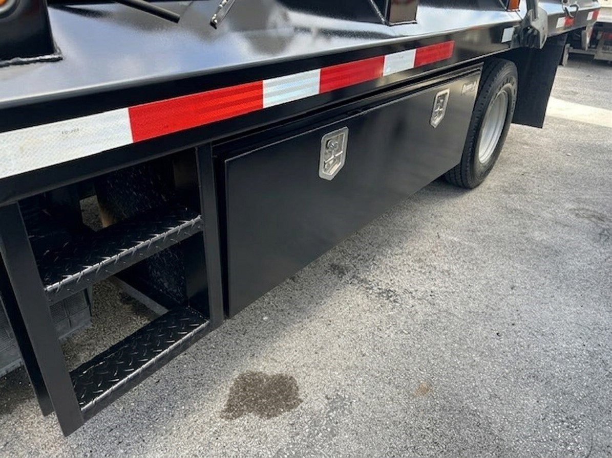 2022 ISUZU NPRHD Base
