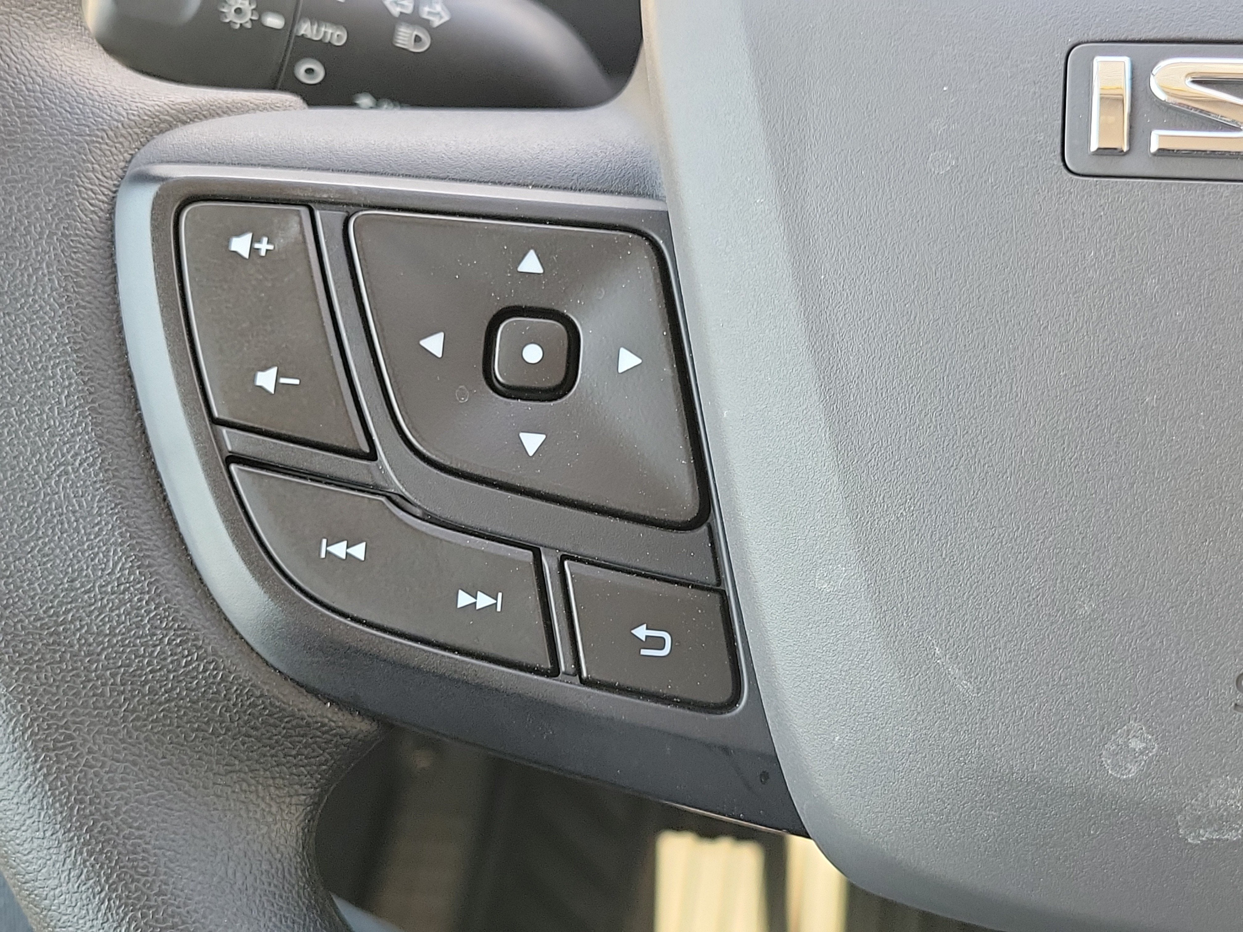 2026 Isuzu NPRXD Base