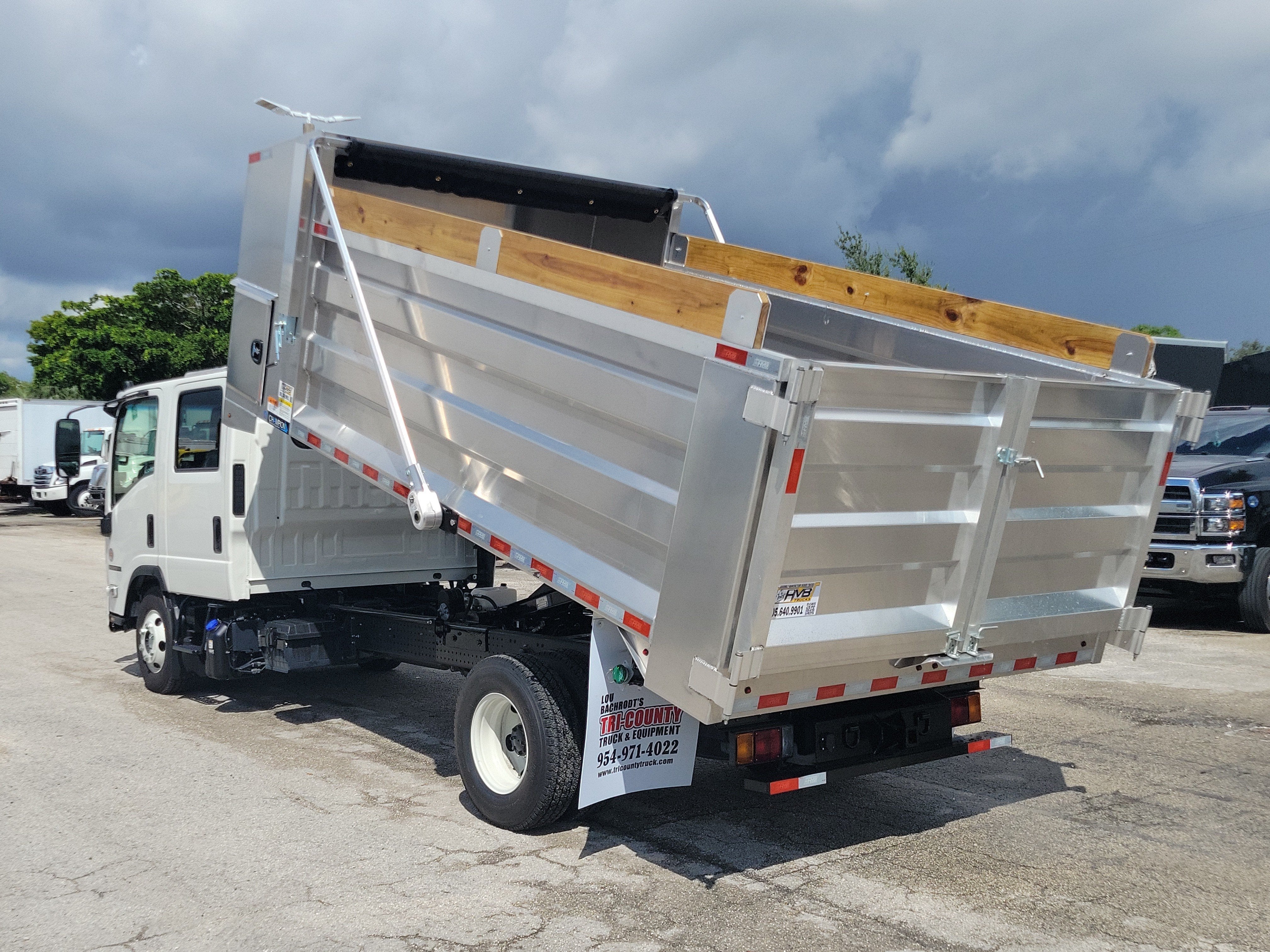 2025 Isuzu NPR HD Base