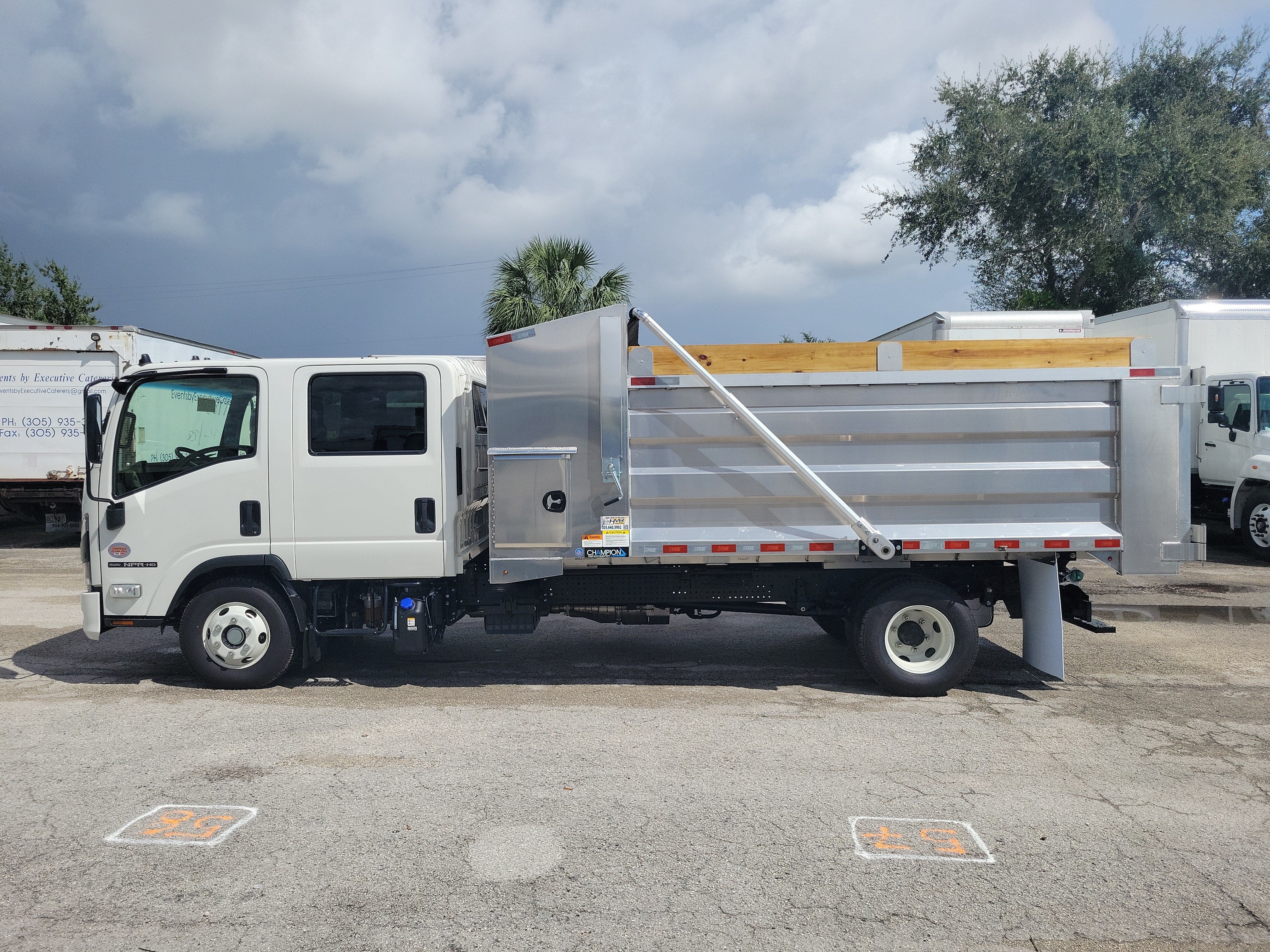2025 Isuzu NPR HD Base