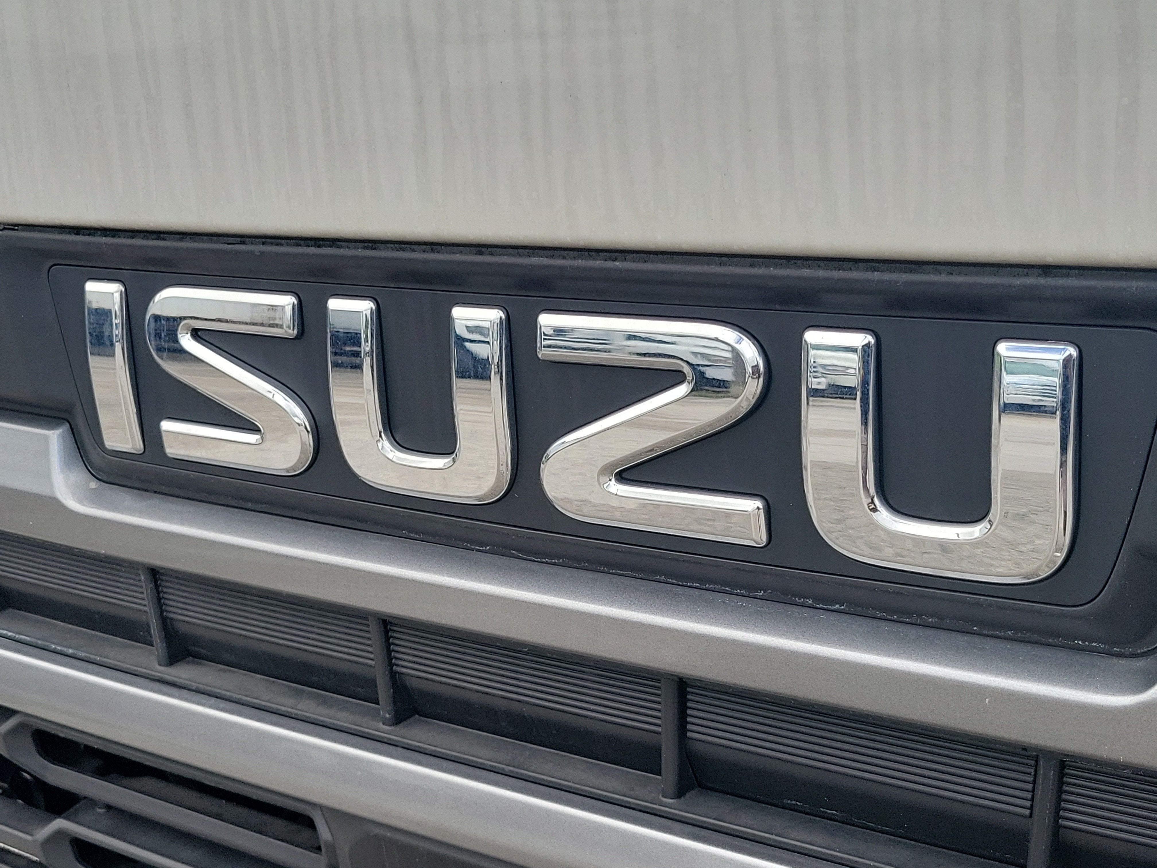 2025 Isuzu NPR HD Base