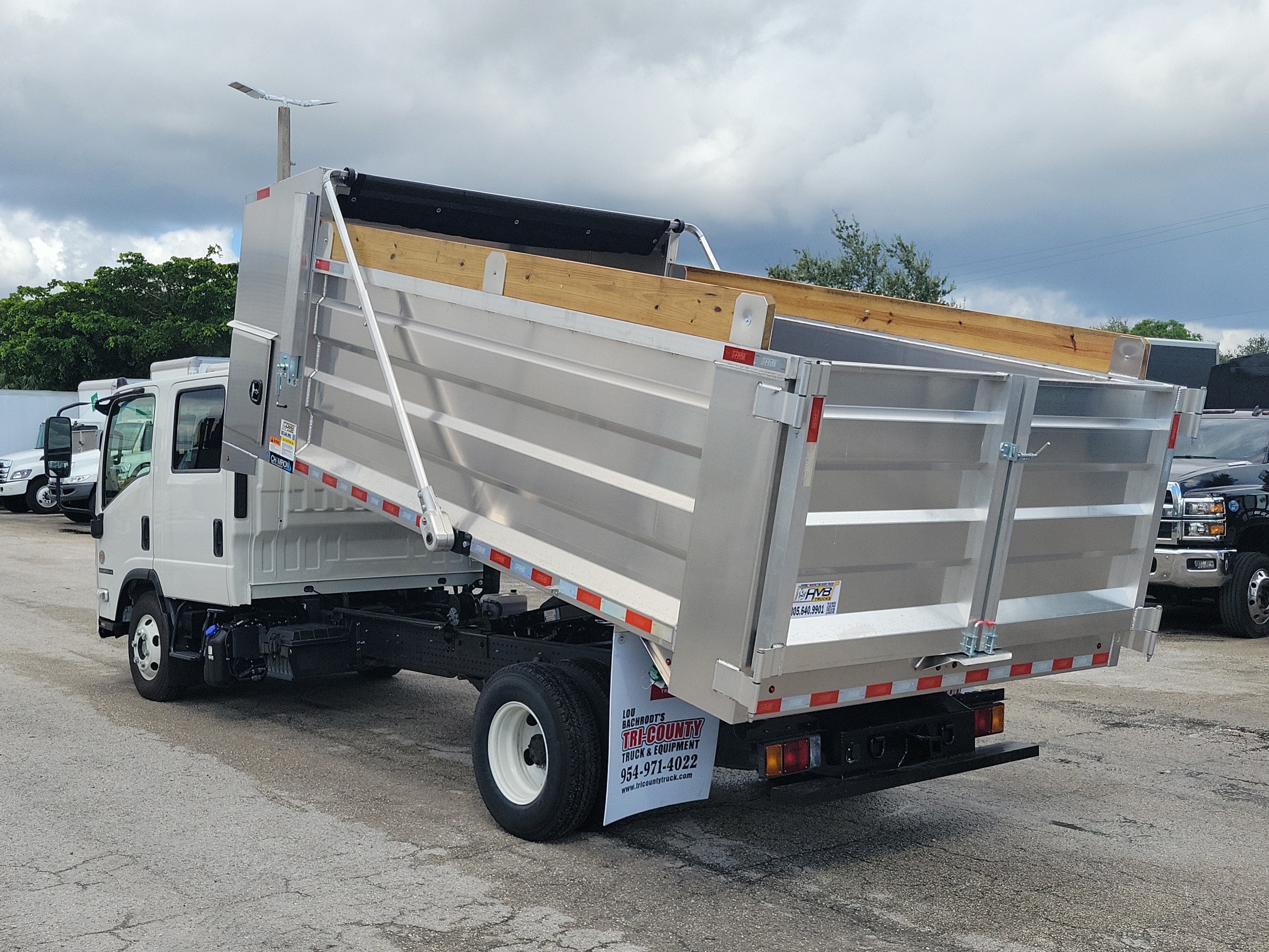 2025 Isuzu NPR HD Base