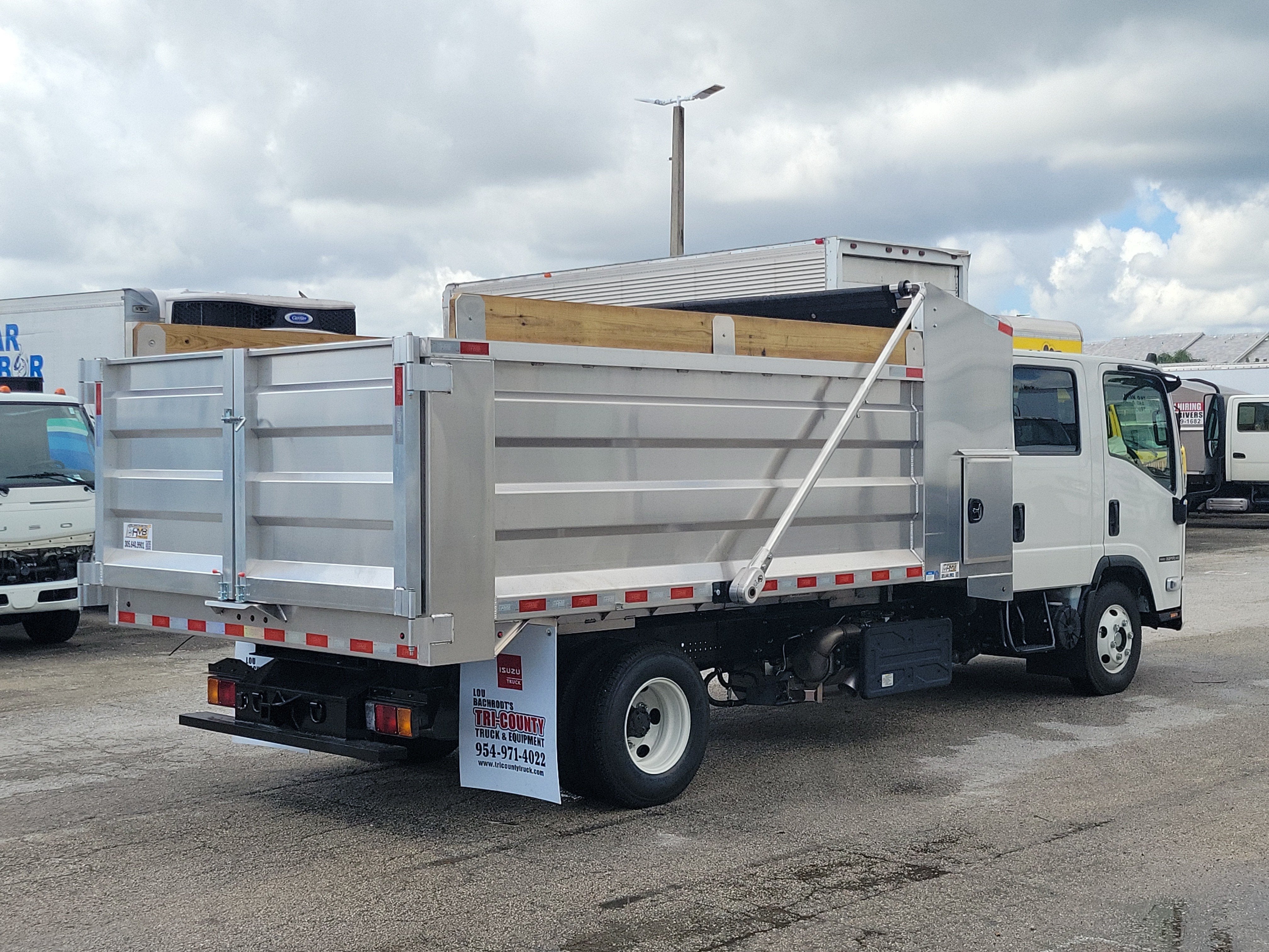 2025 Isuzu NPR HD Base