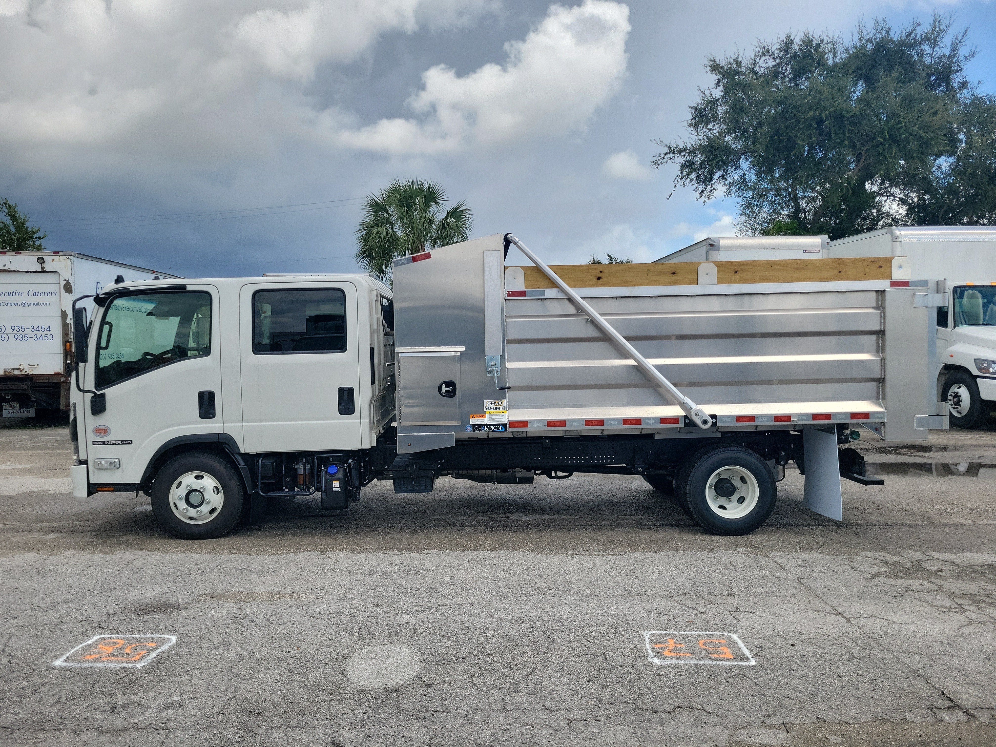 2025 Isuzu NPR HD Base