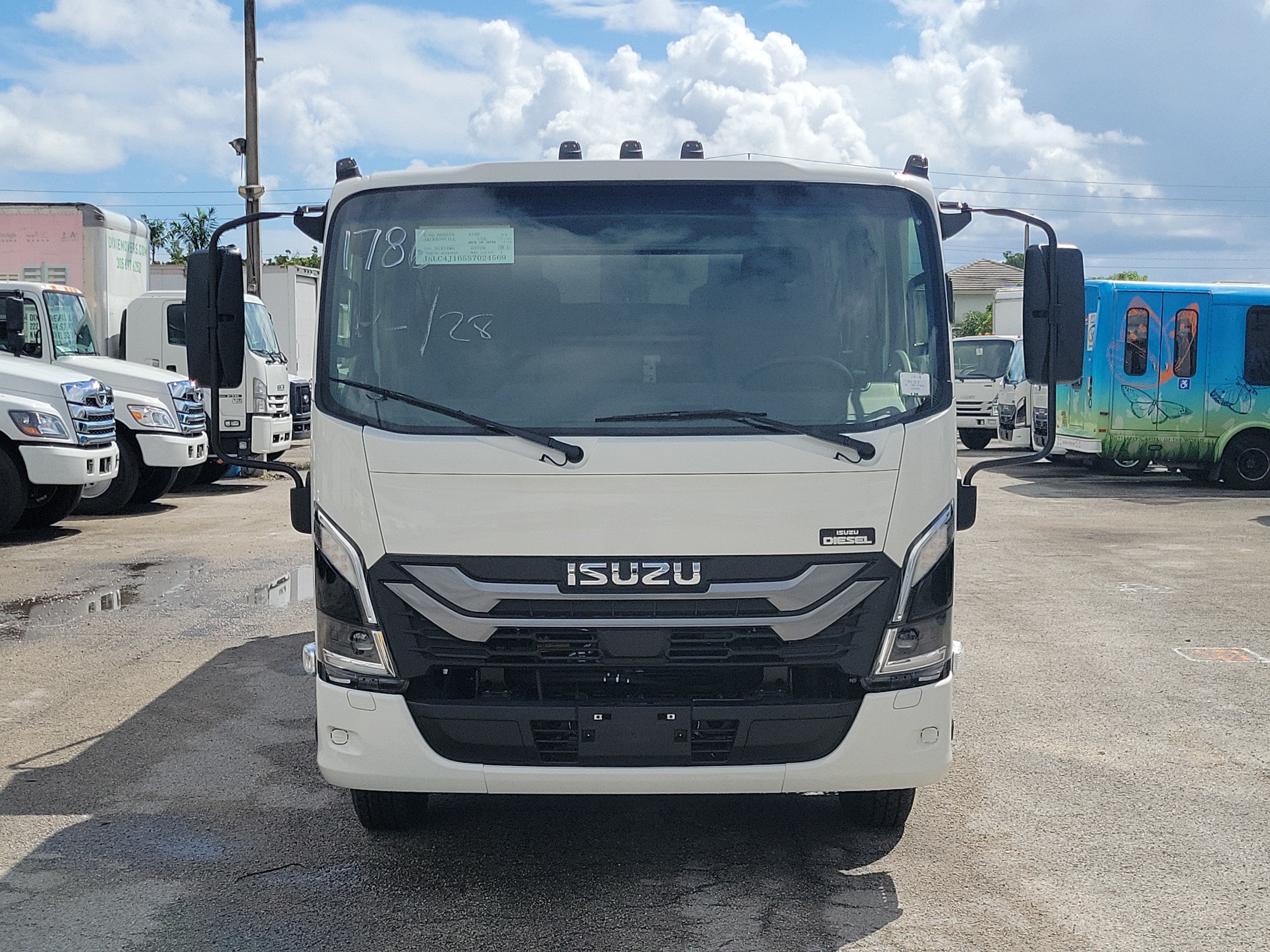 2025 Isuzu NPR HD Base