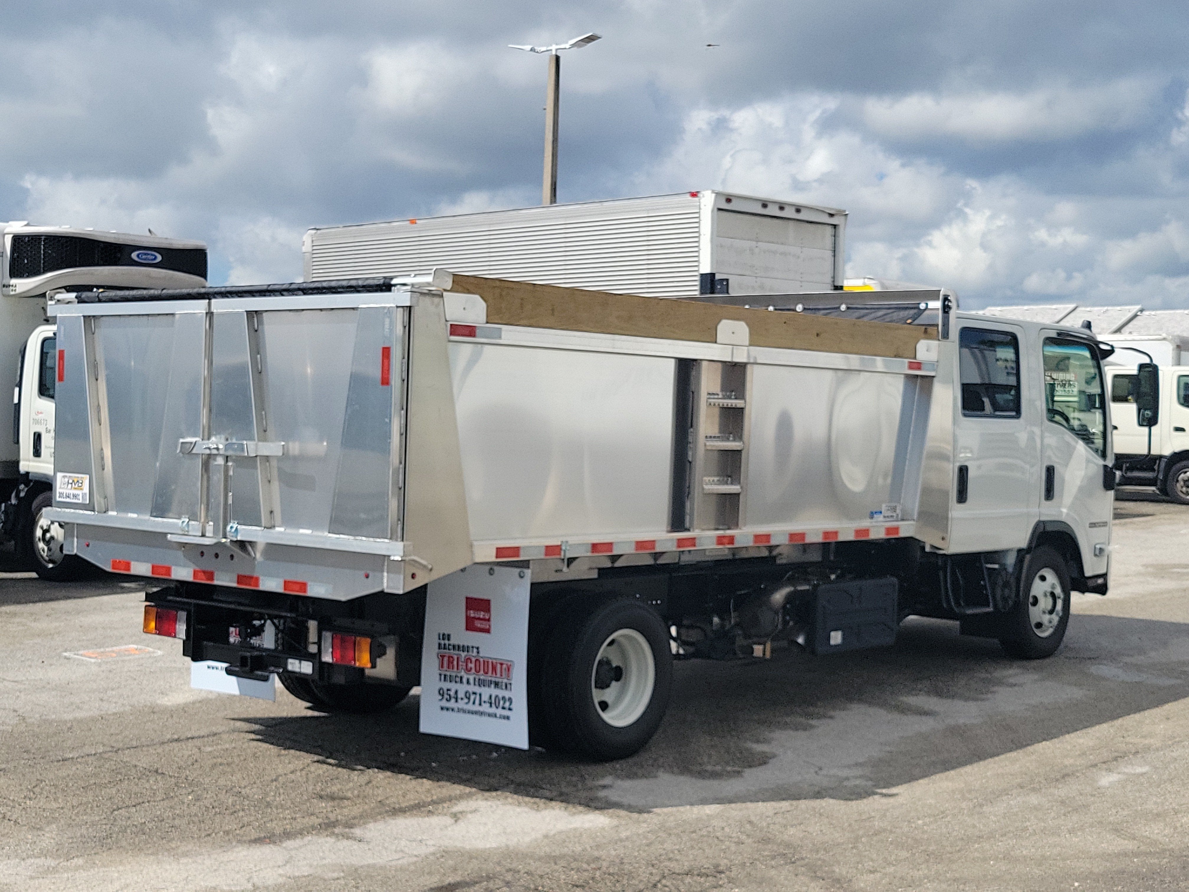 2025 Isuzu NPR HD Base