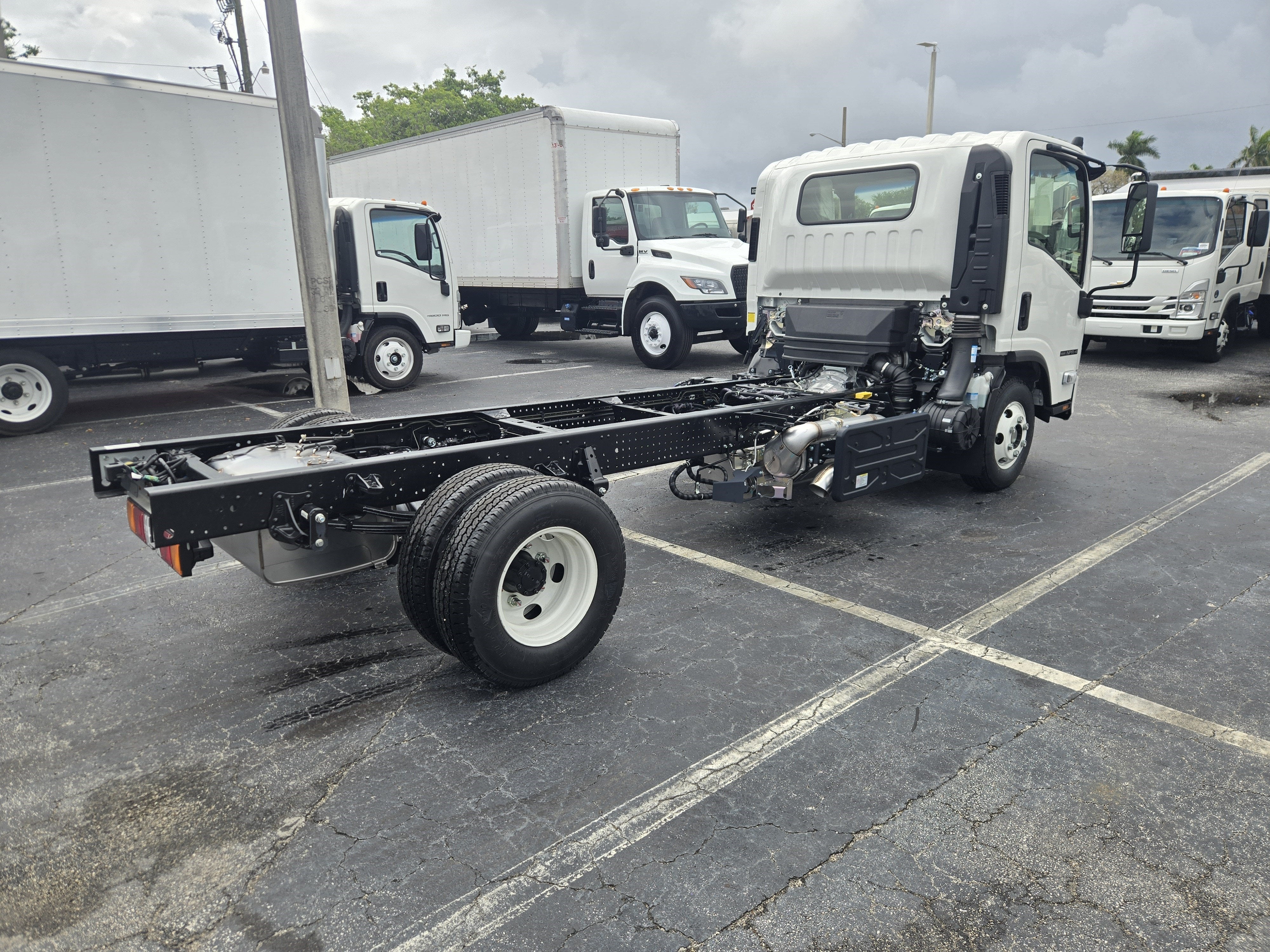 2026 Isuzu NPR HD Base