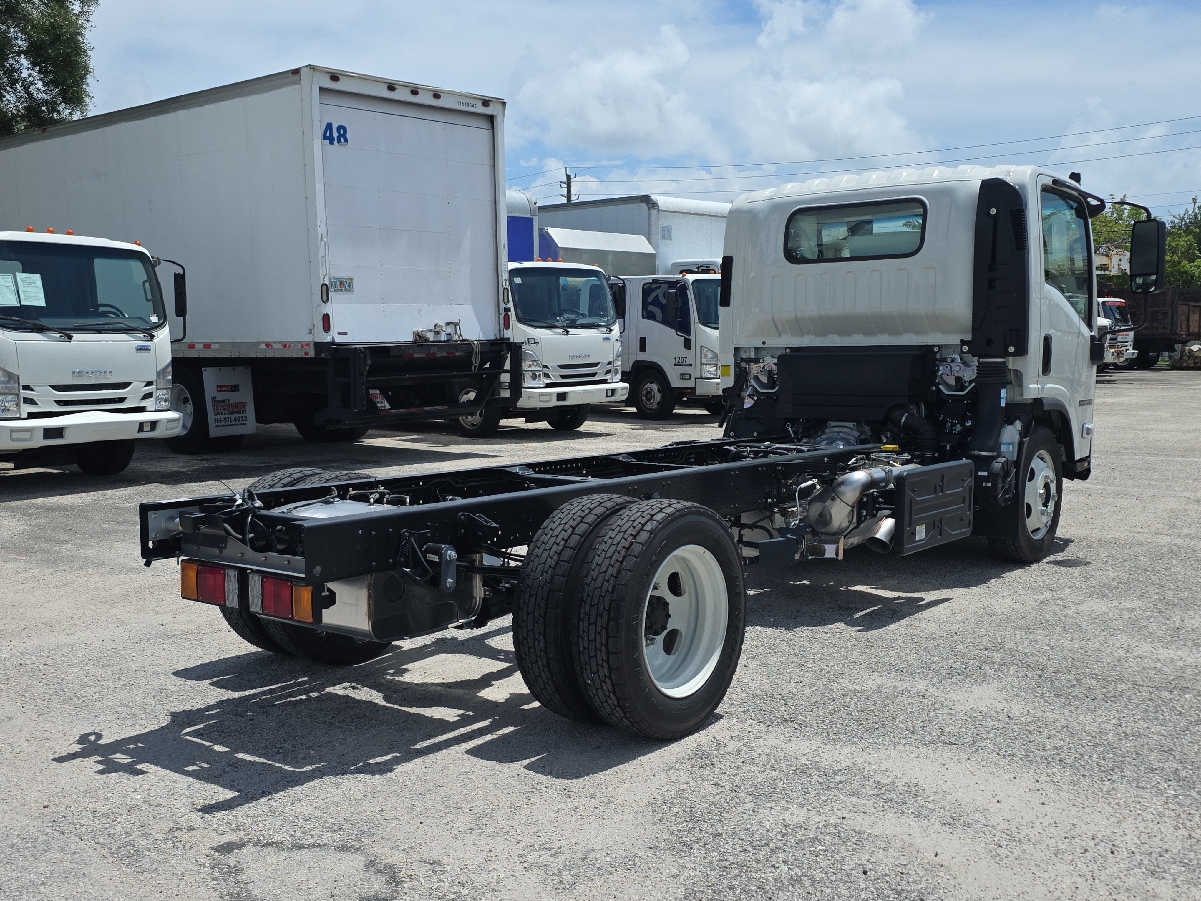 2026 Isuzu NPRXD Base