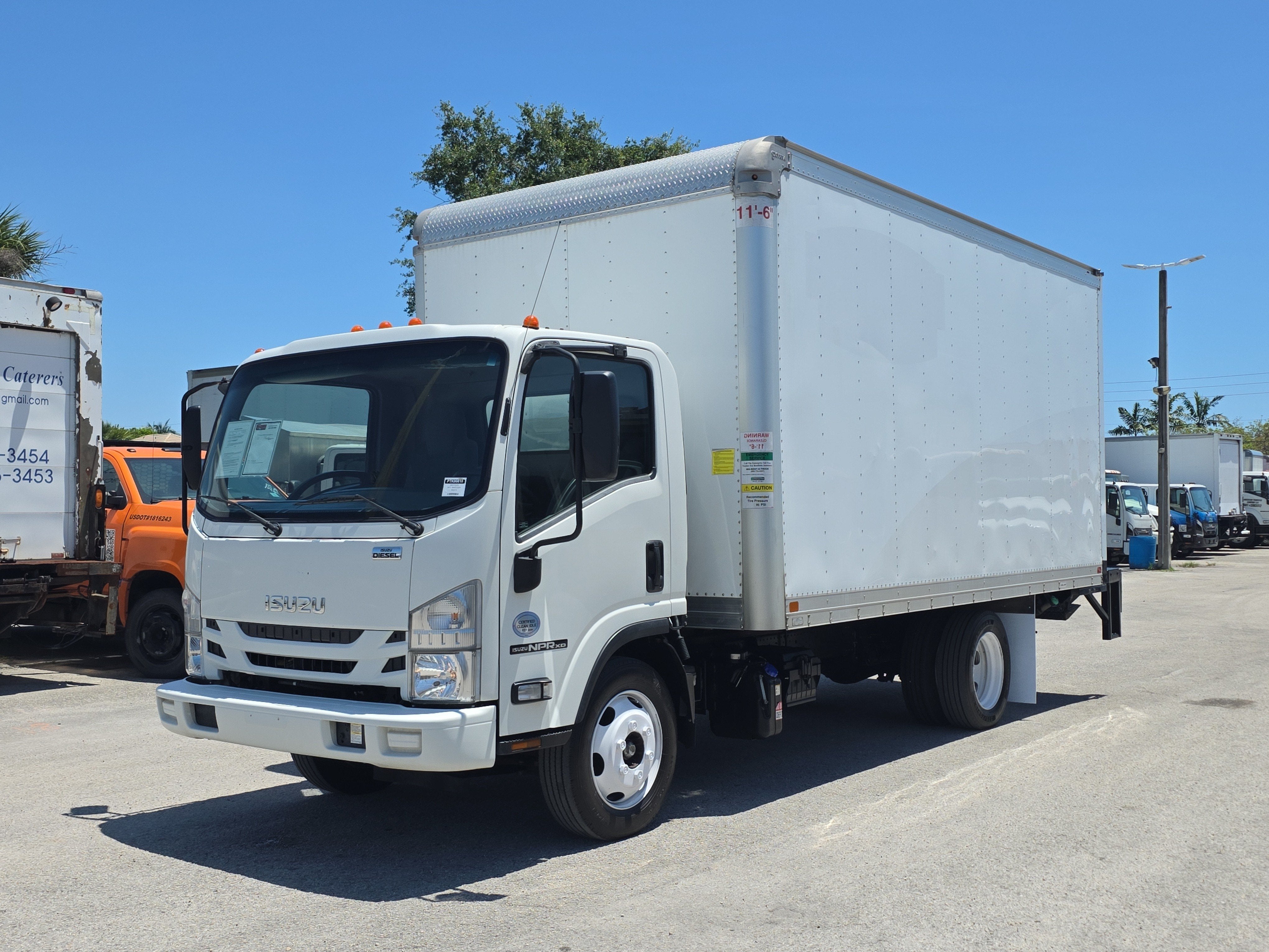 2022 Isuzu NPRXD NPR XD BOX 16
