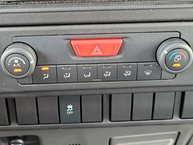 2026 Isuzu NPRXD Base