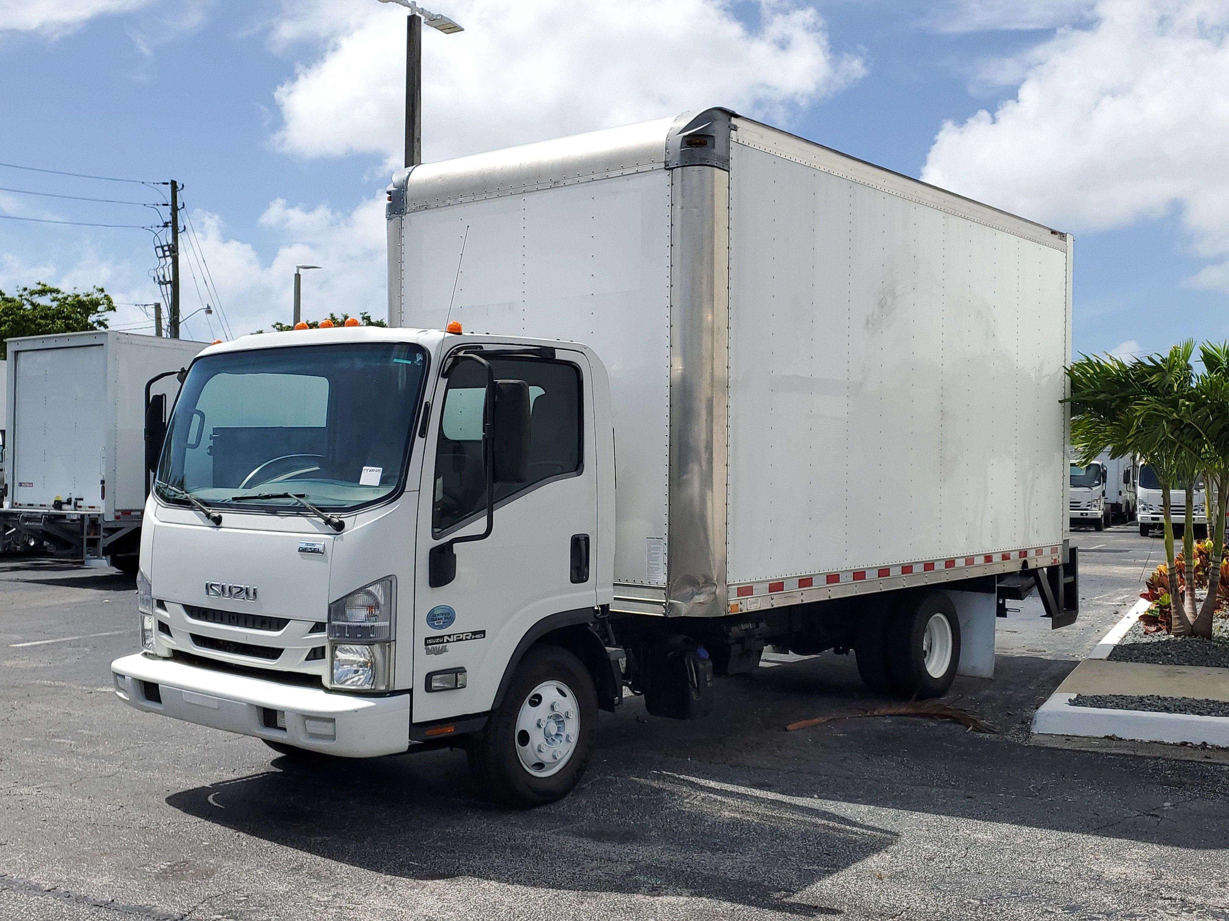 2016 ISUZU NPR 16ft Box Truck