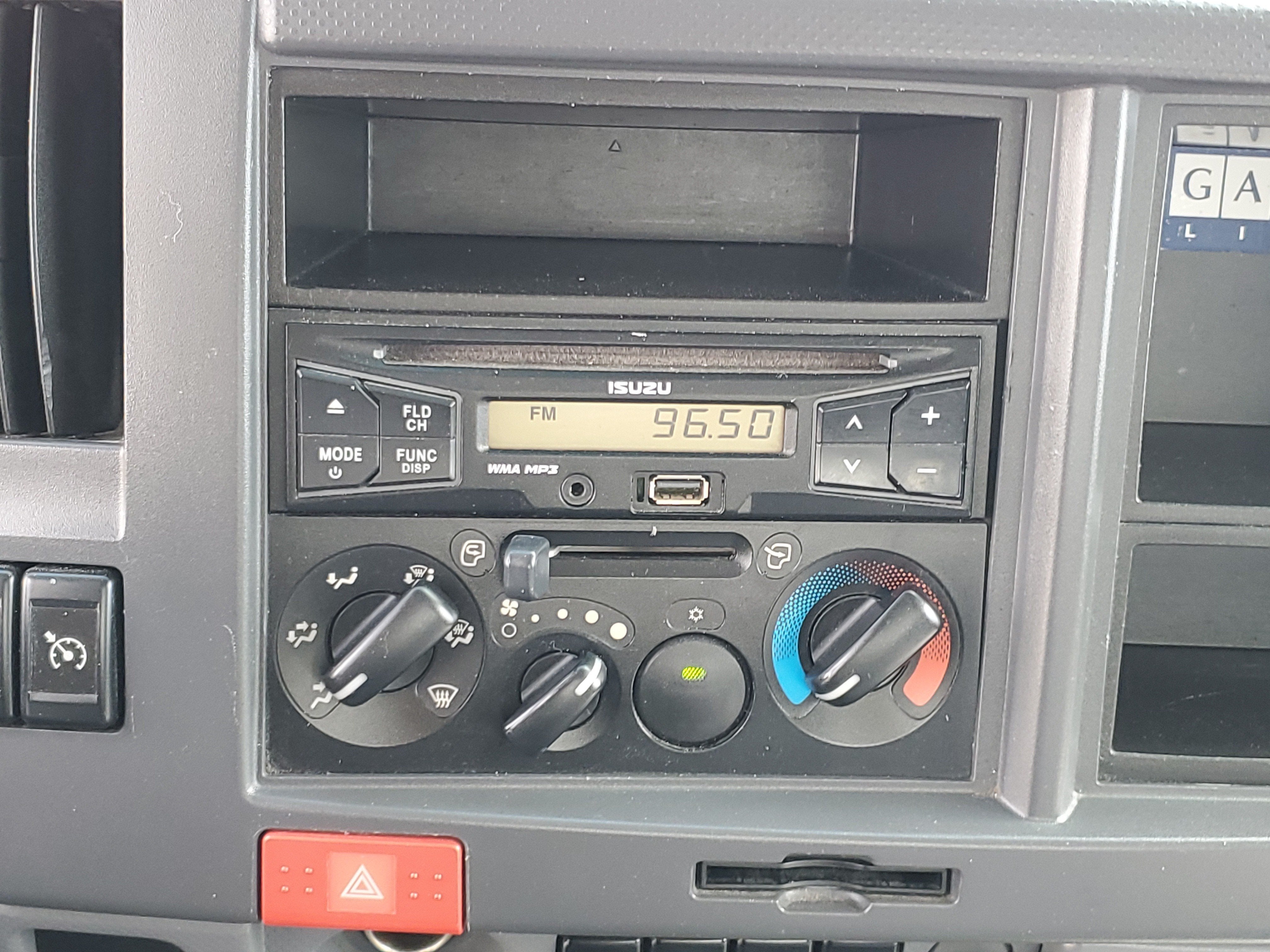 2016 ISUZU NPR 16ft Box Truck