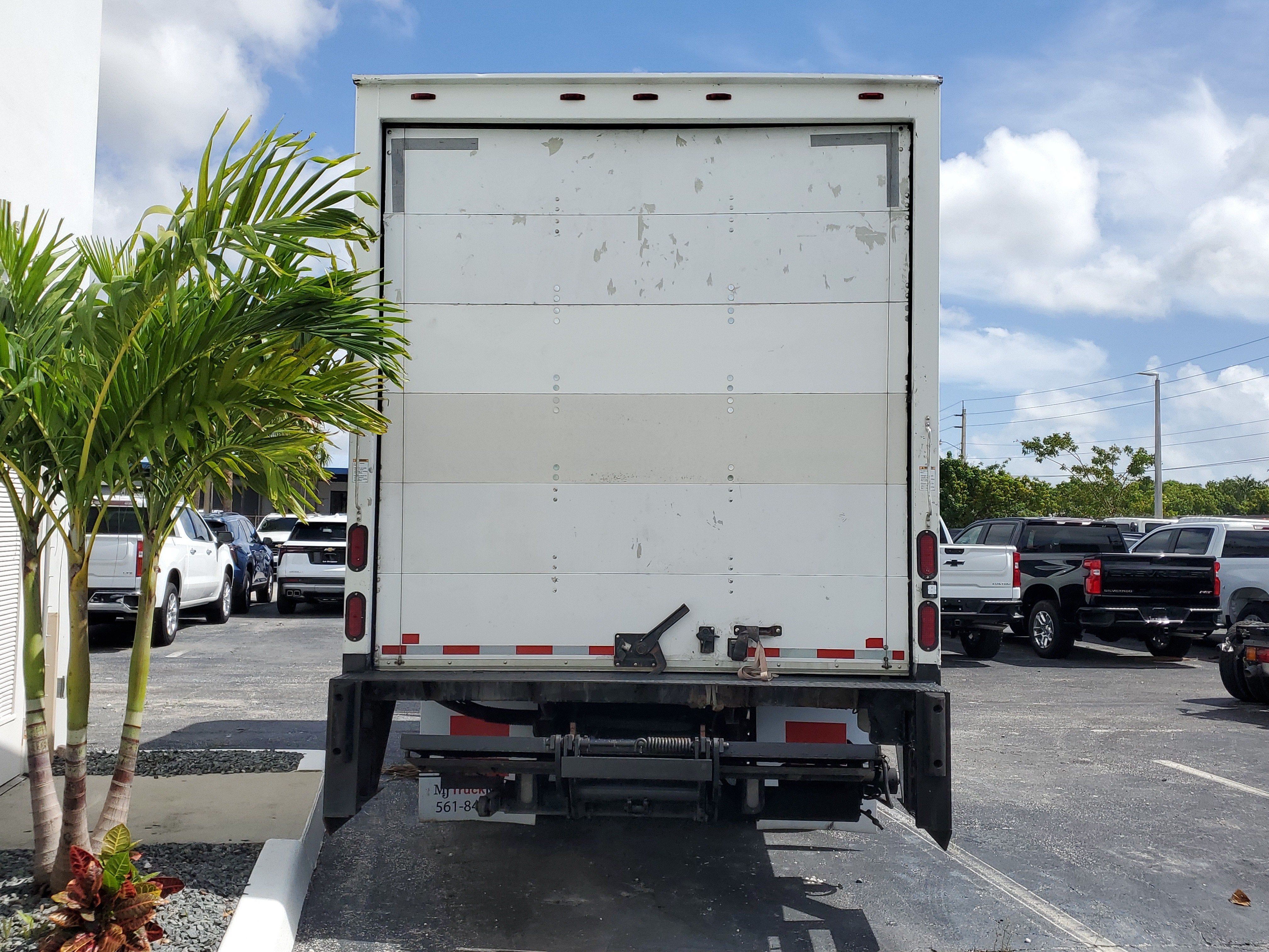 2016 ISUZU NPR 16ft Box Truck