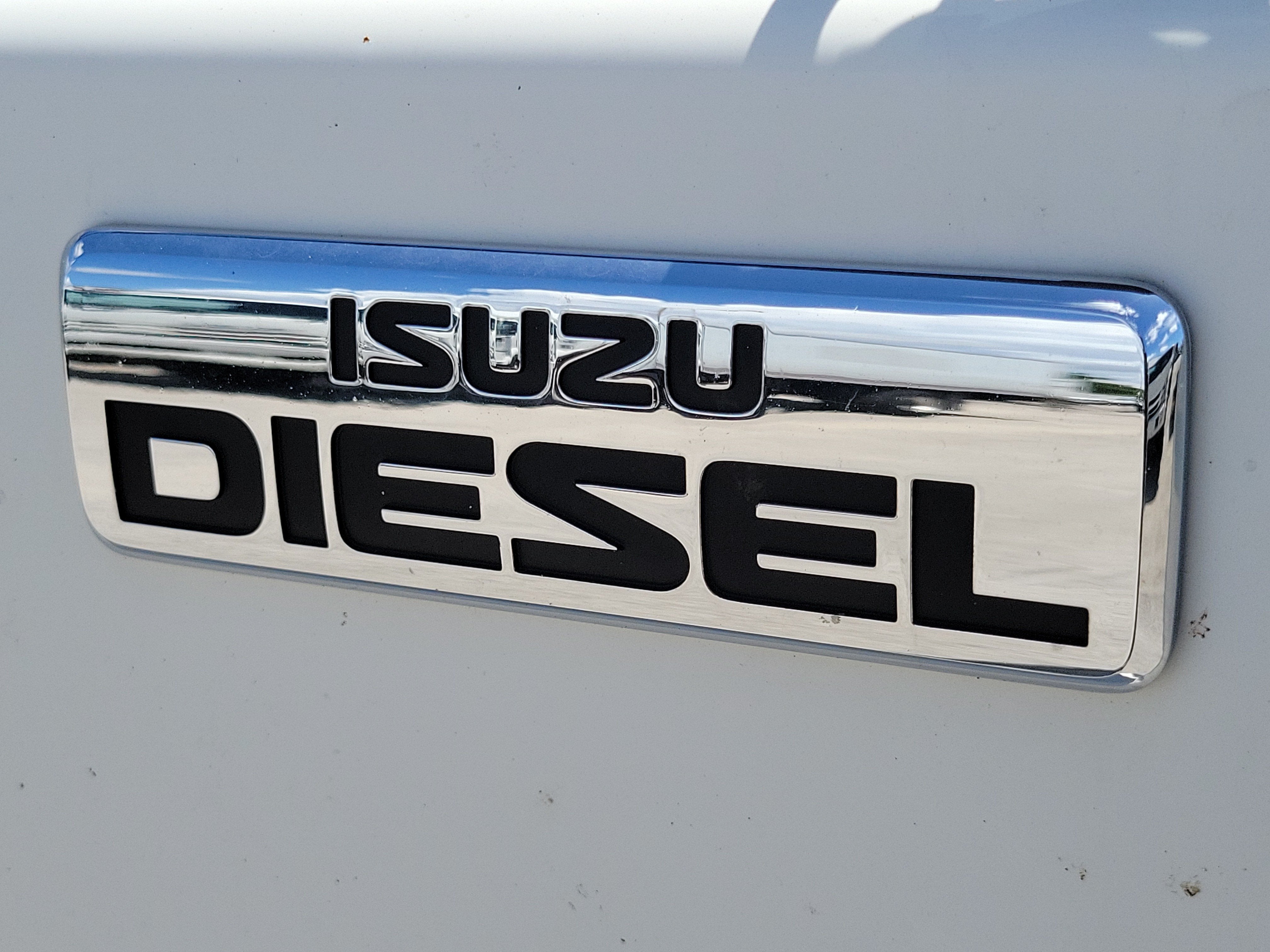 2022 ISUZU NRR Base