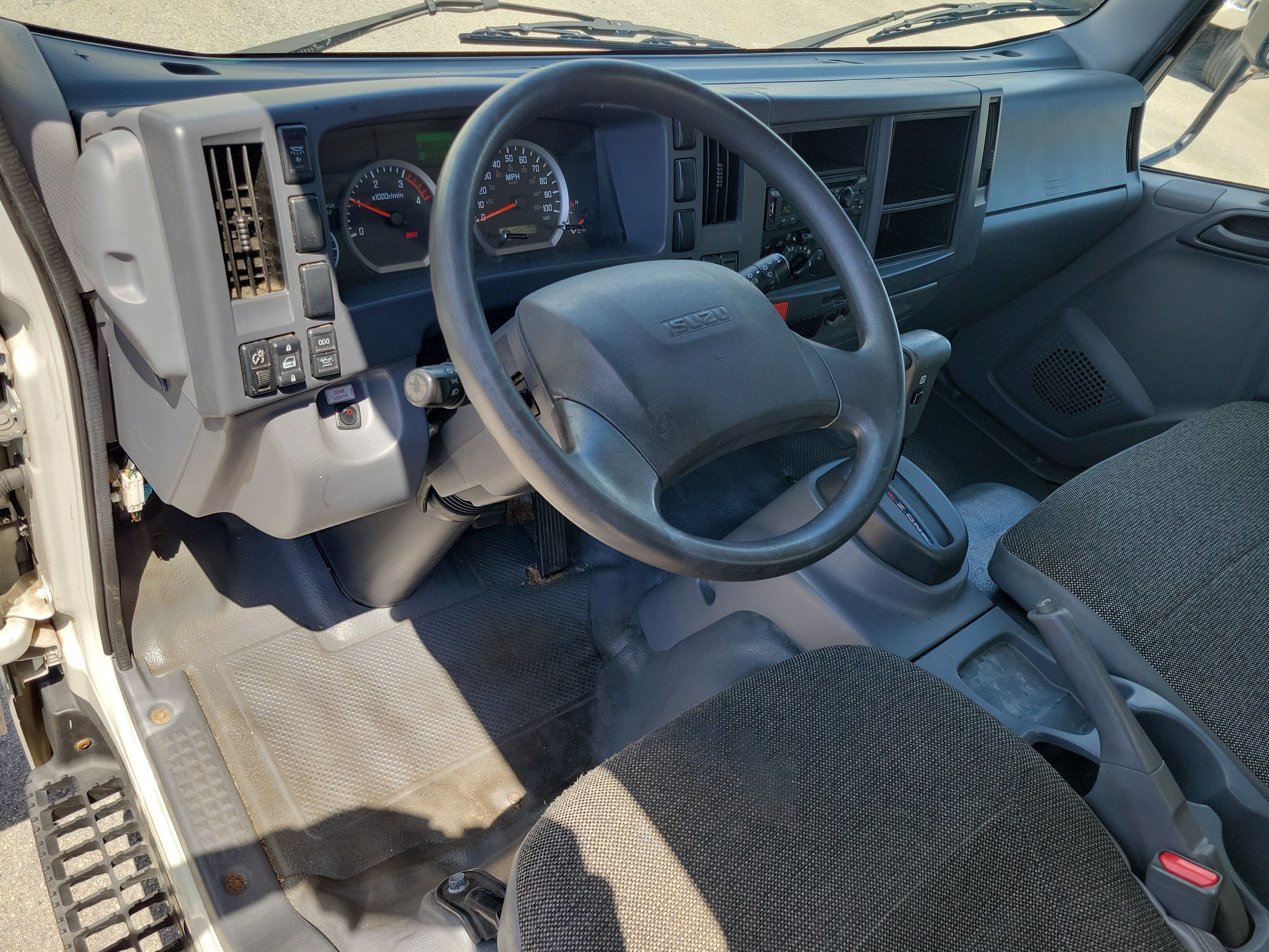 2022 ISUZU NRR Base